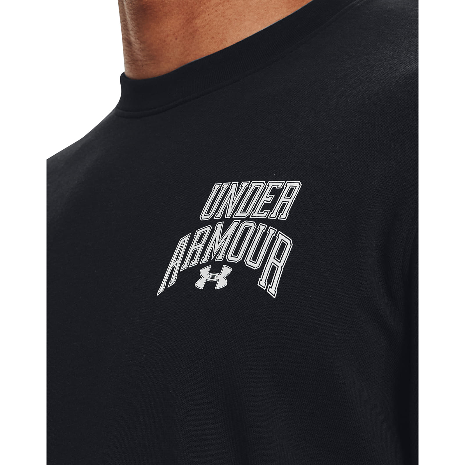 Kapuutsikud ja kampsunid Under Armour Rival Terry Graphic Crew Black