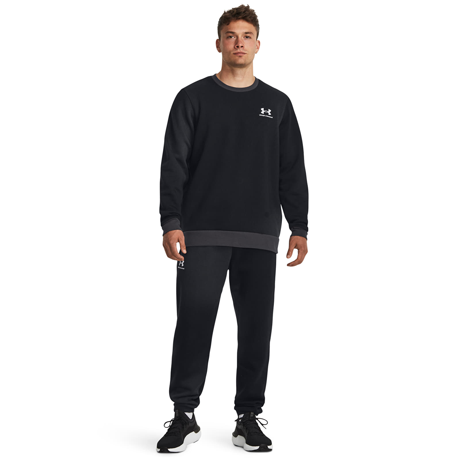 Hoodies and sweatshirts  Under Armour Essential Flc Novelty Crw Black