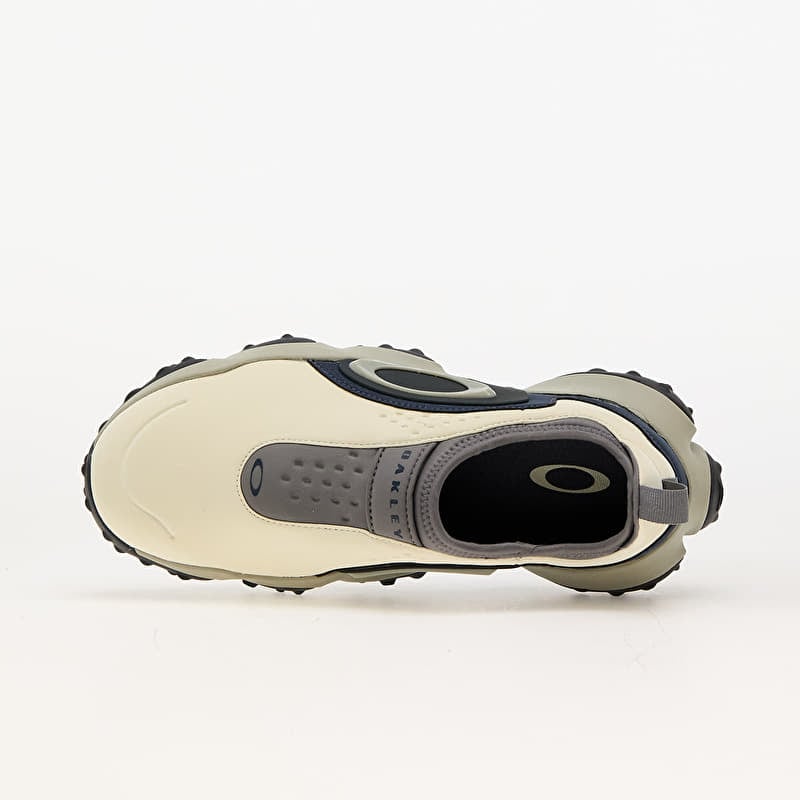 Oakley Edge Icon Cream/ Navy | Queens