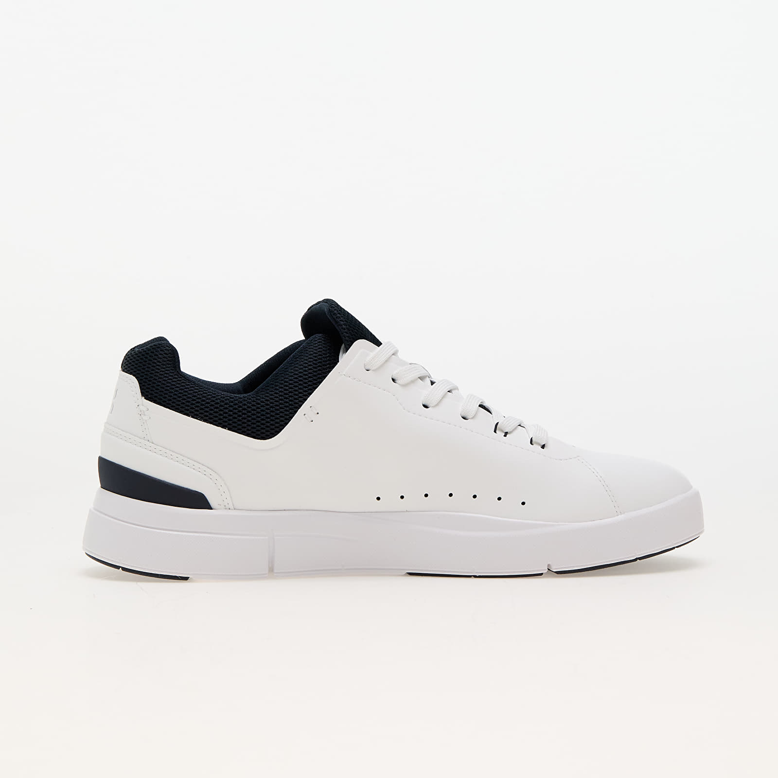 Men's sneakers and shoes On M The Roger Advantage White/ Midnight