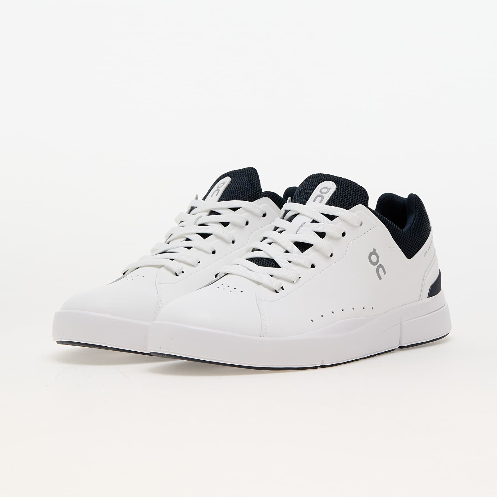 Men's sneakers and shoes On M The Roger Advantage White/ Midnight