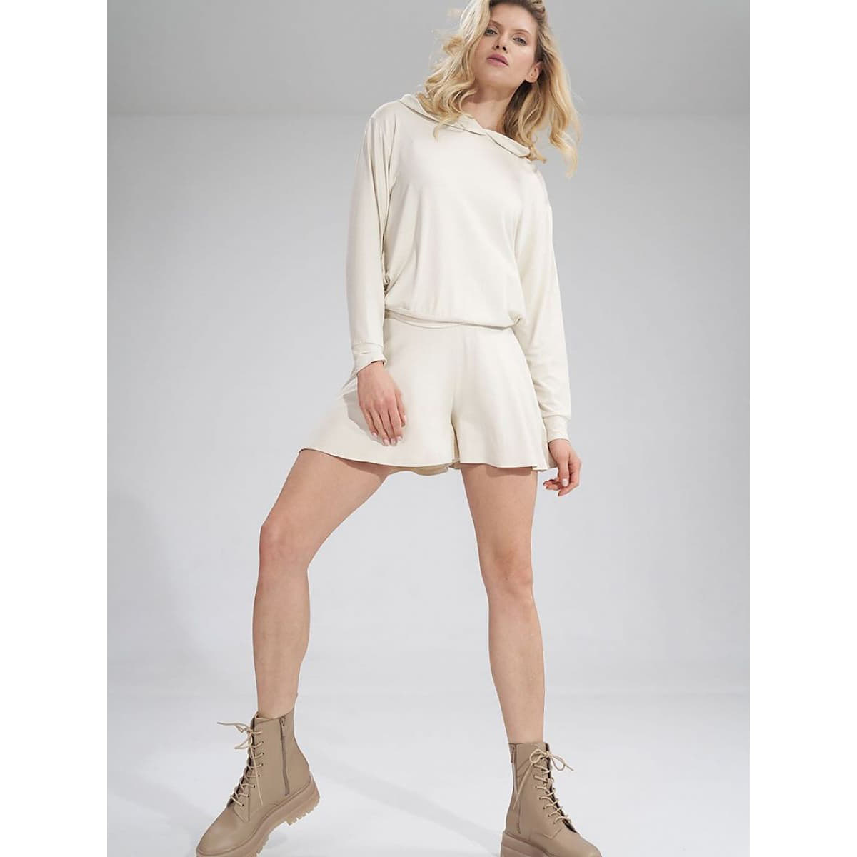 Shorts Figl model 165344 Beige Queens