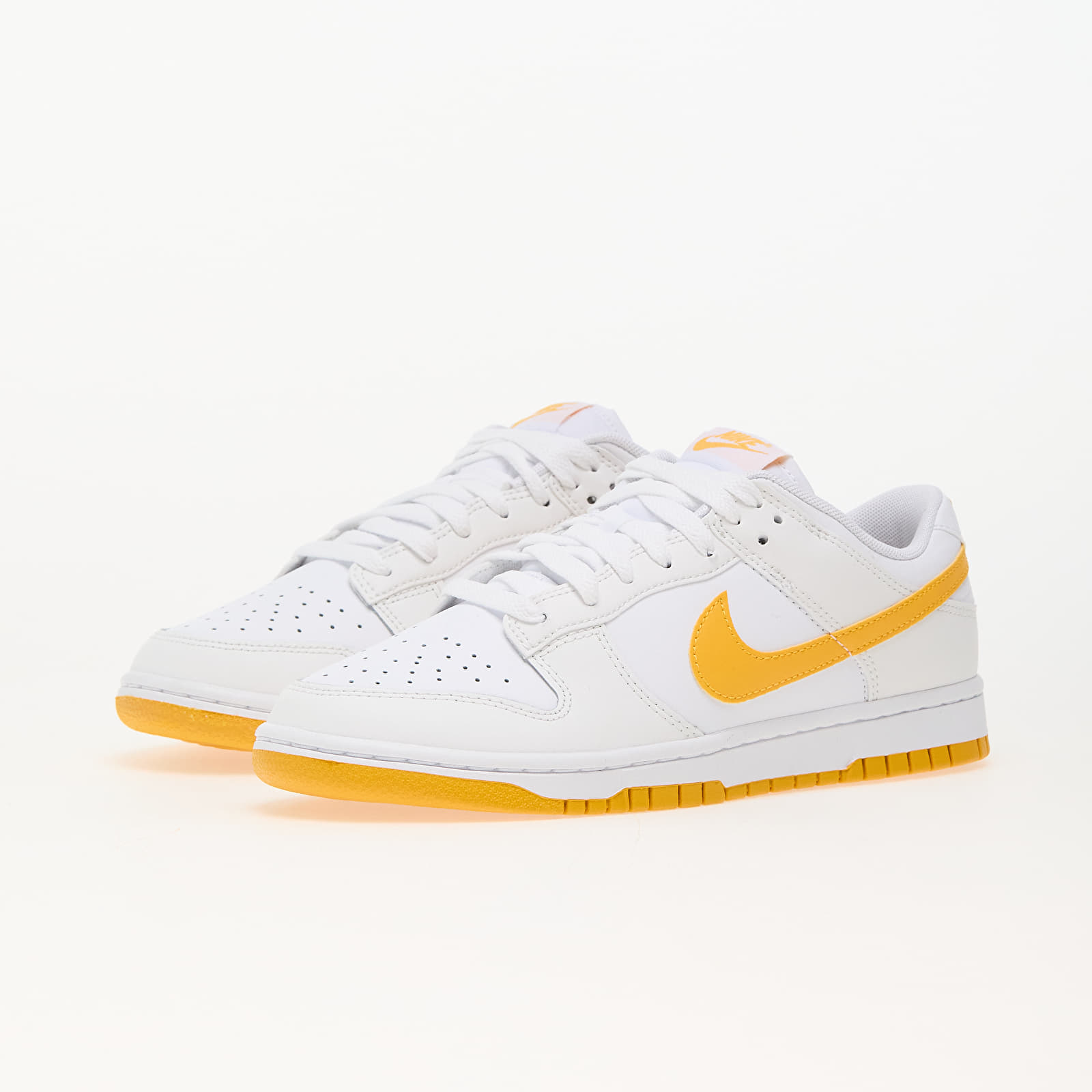 Men's sneakers and shoes Nike Dunk Low Retro White/ University Gold-Summit White