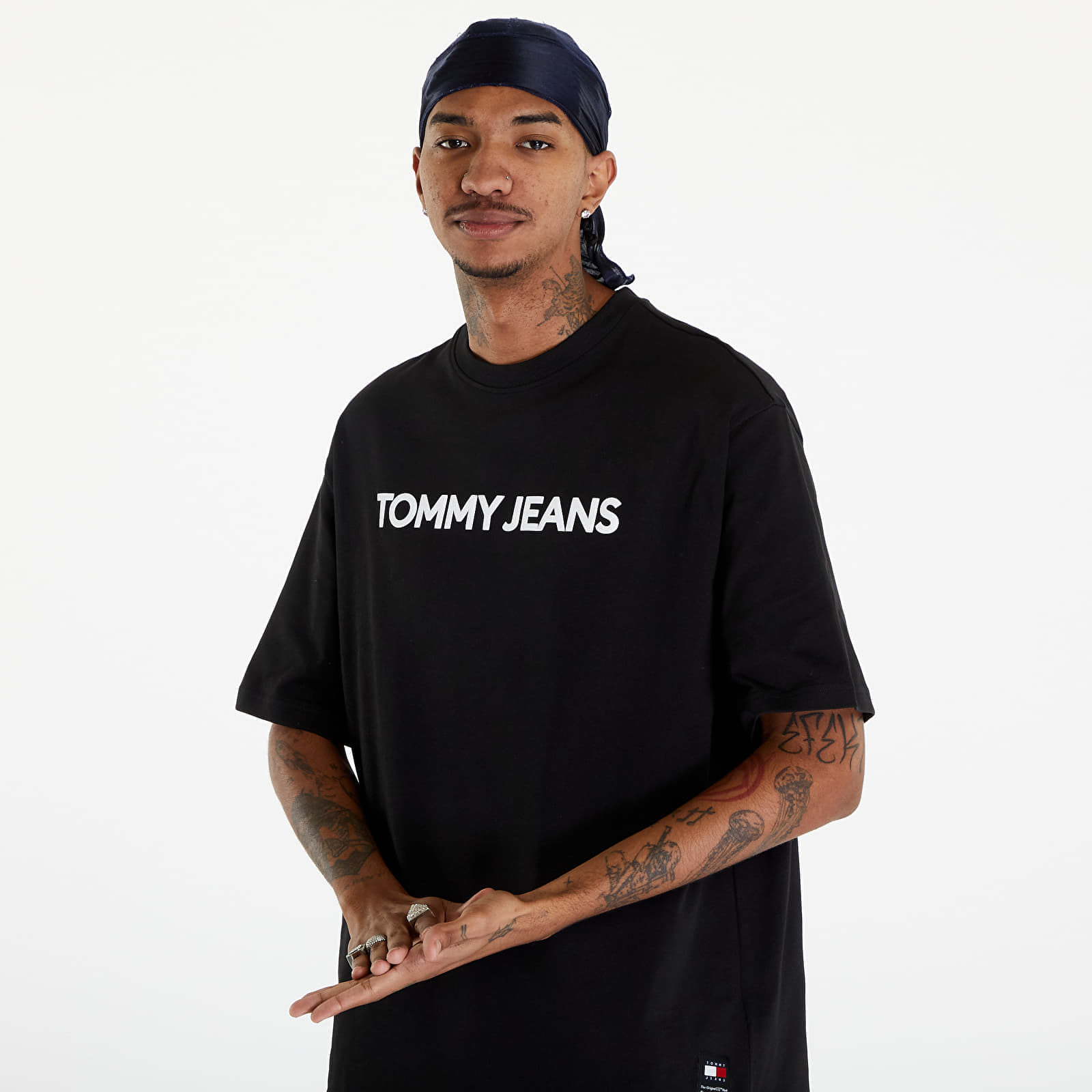 Tricou Tommy Jeans Logo Oversized Fit T-Shirt Black - 1 | YEO