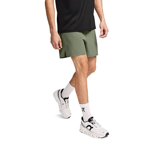 On Essential Shorts M グリーン Men's Essential Shorts | Green | On Canada