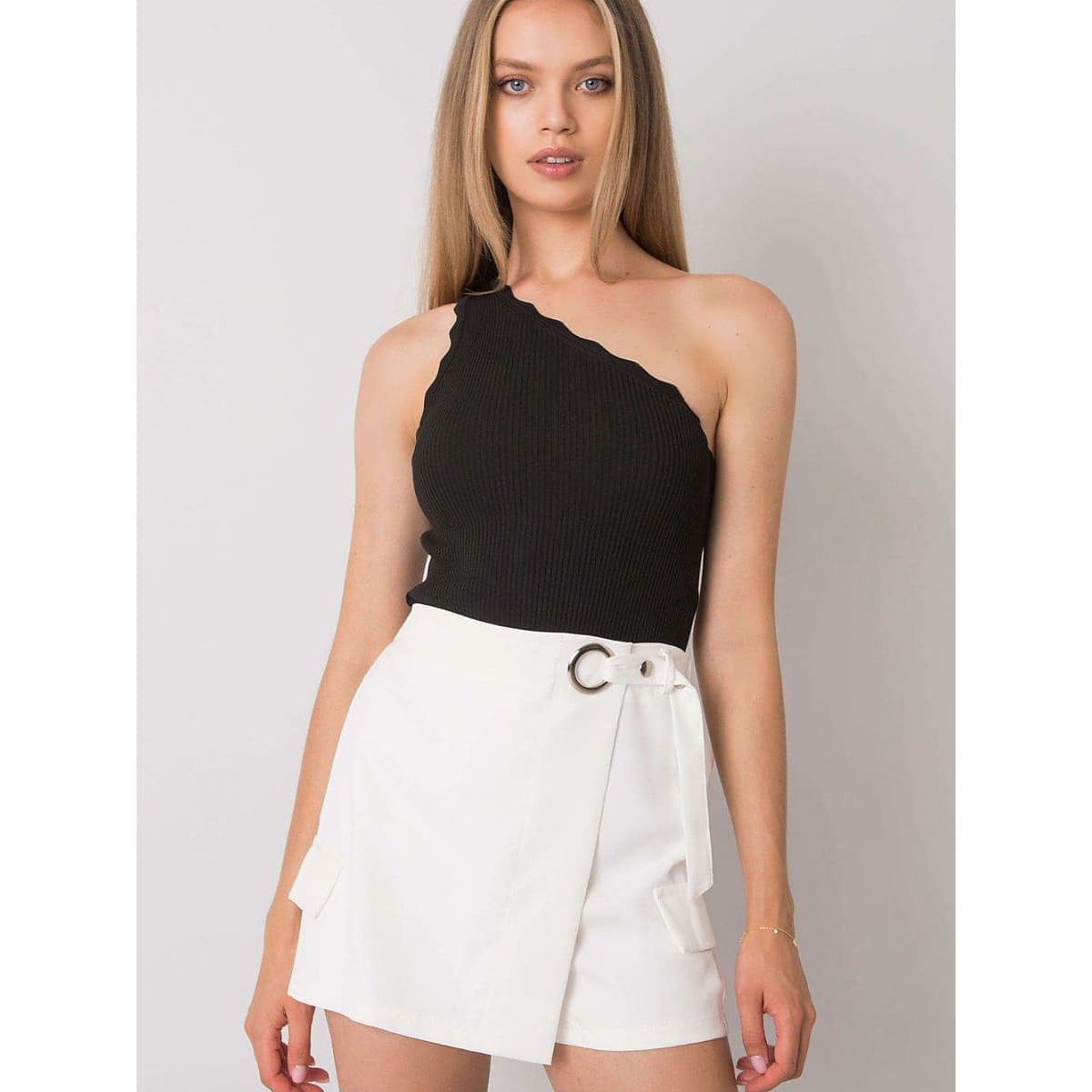 Pantaloni scurți Italy Moda model 166197 Beige