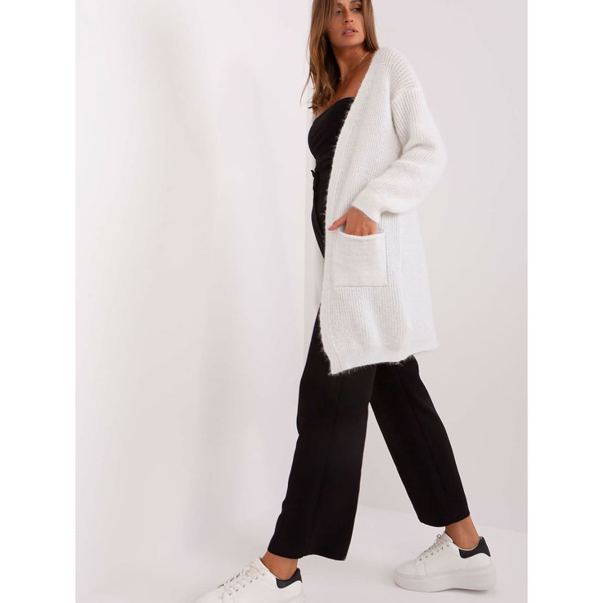 Pulover Italy Moda model 187478 Beige