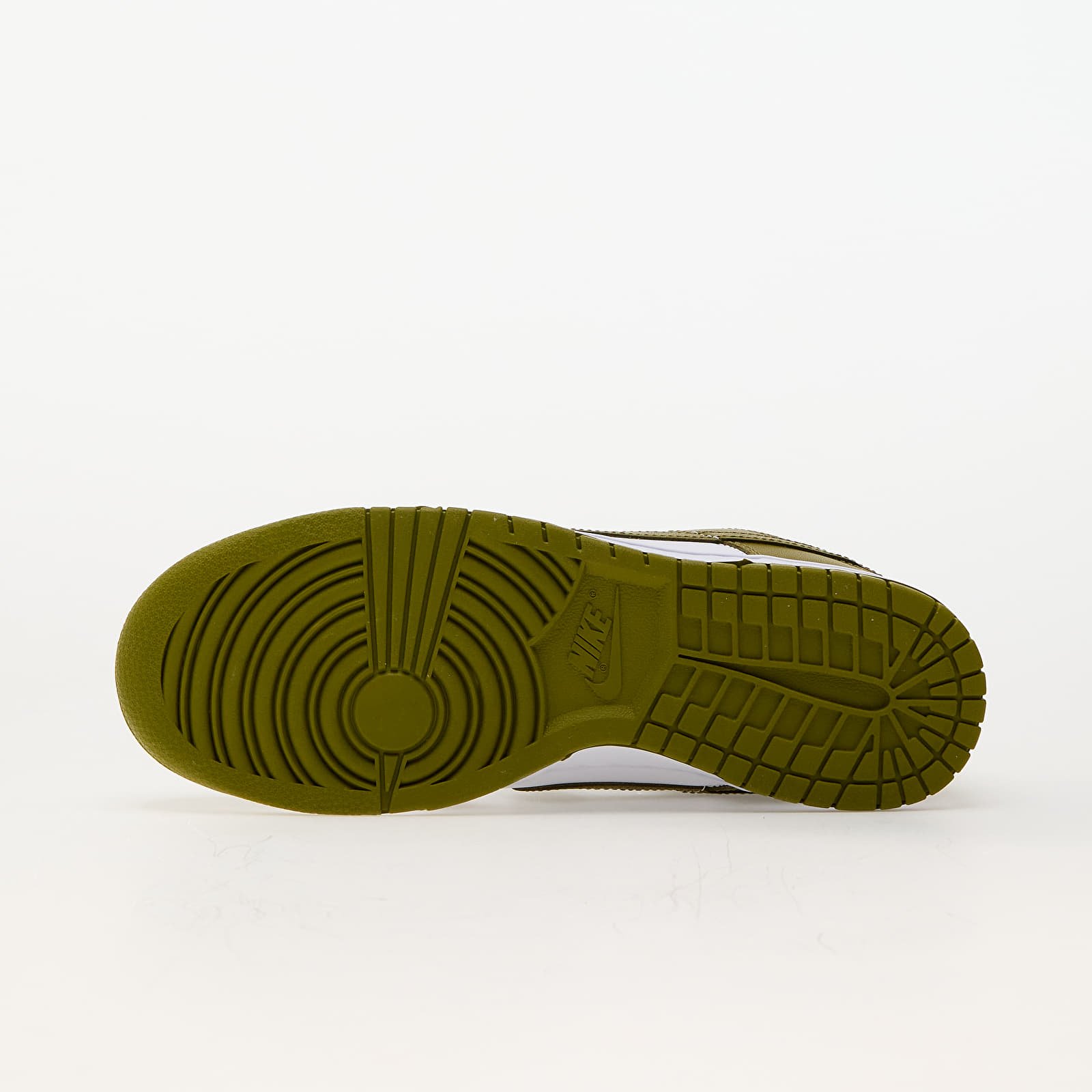Men's sneakers and shoes Nike Dunk Low Retro White/ Pacific Moss