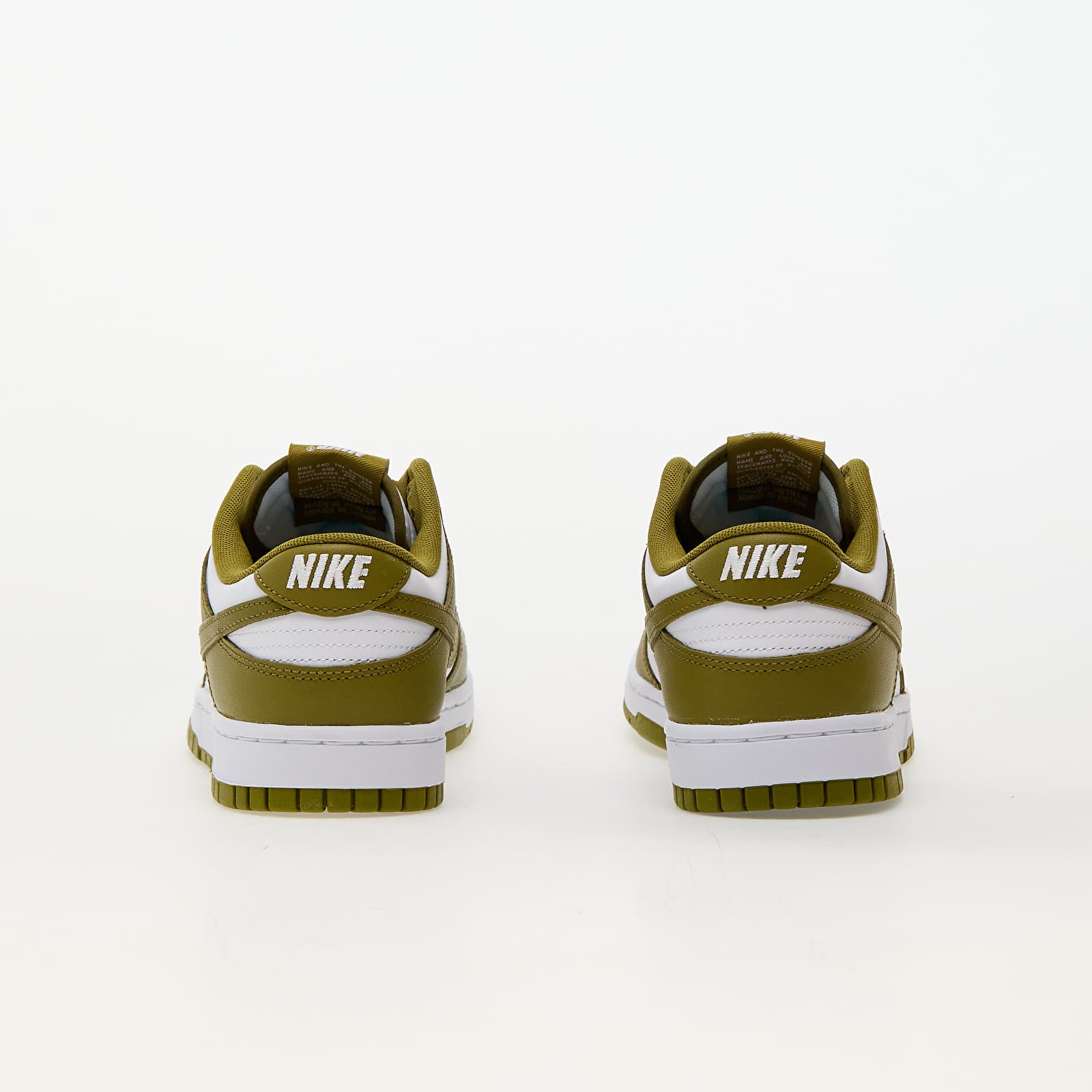 Men's sneakers and shoes Nike Dunk Low Retro White/ Pacific Moss