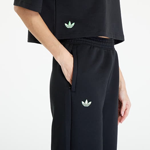 Adidas bootcut joggers 2025