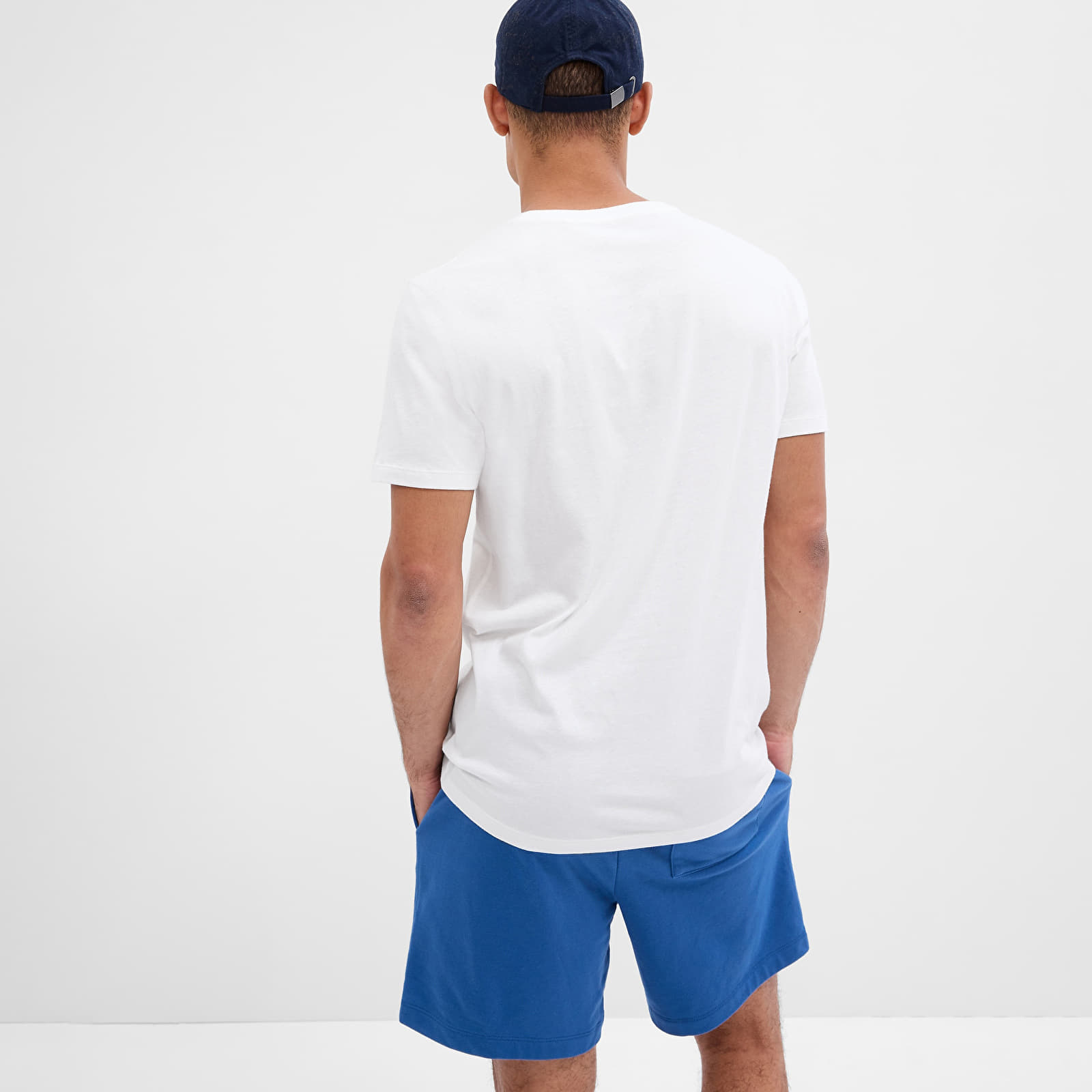 Majice i košulje GAP Micro Logo Vee Neck Tee White V2 Global
