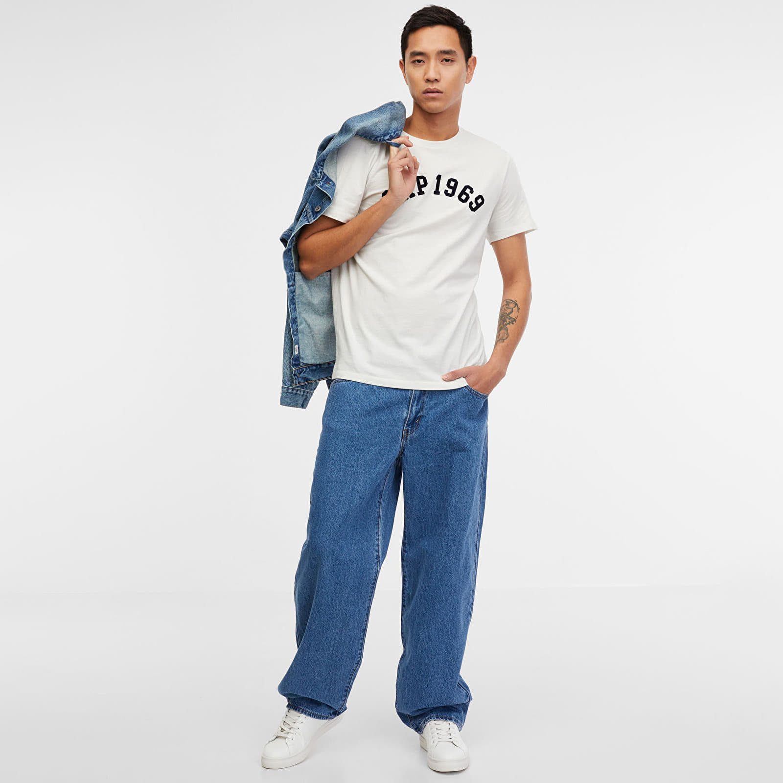 T-Shirts GAP Logo Tee Carls Stone