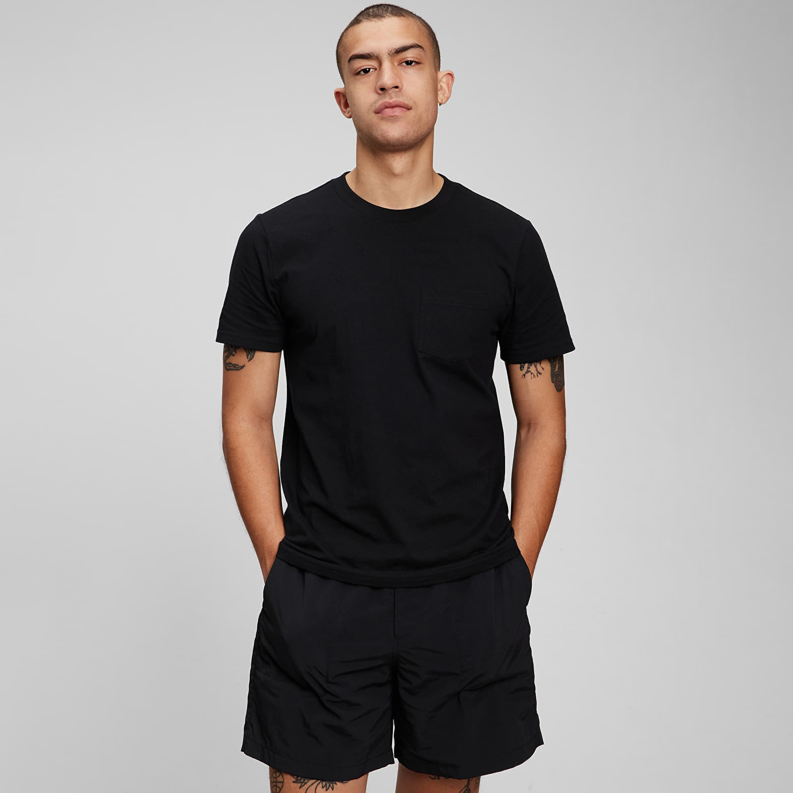 T-shirt GAP Basic Pocket Tee True Black V2 XS