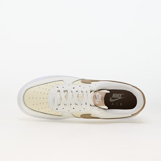 Baskets et chaussures pour hommes Nike Air Force 1 07 Lv8 Sail Khaki Coconut Milk White Queens