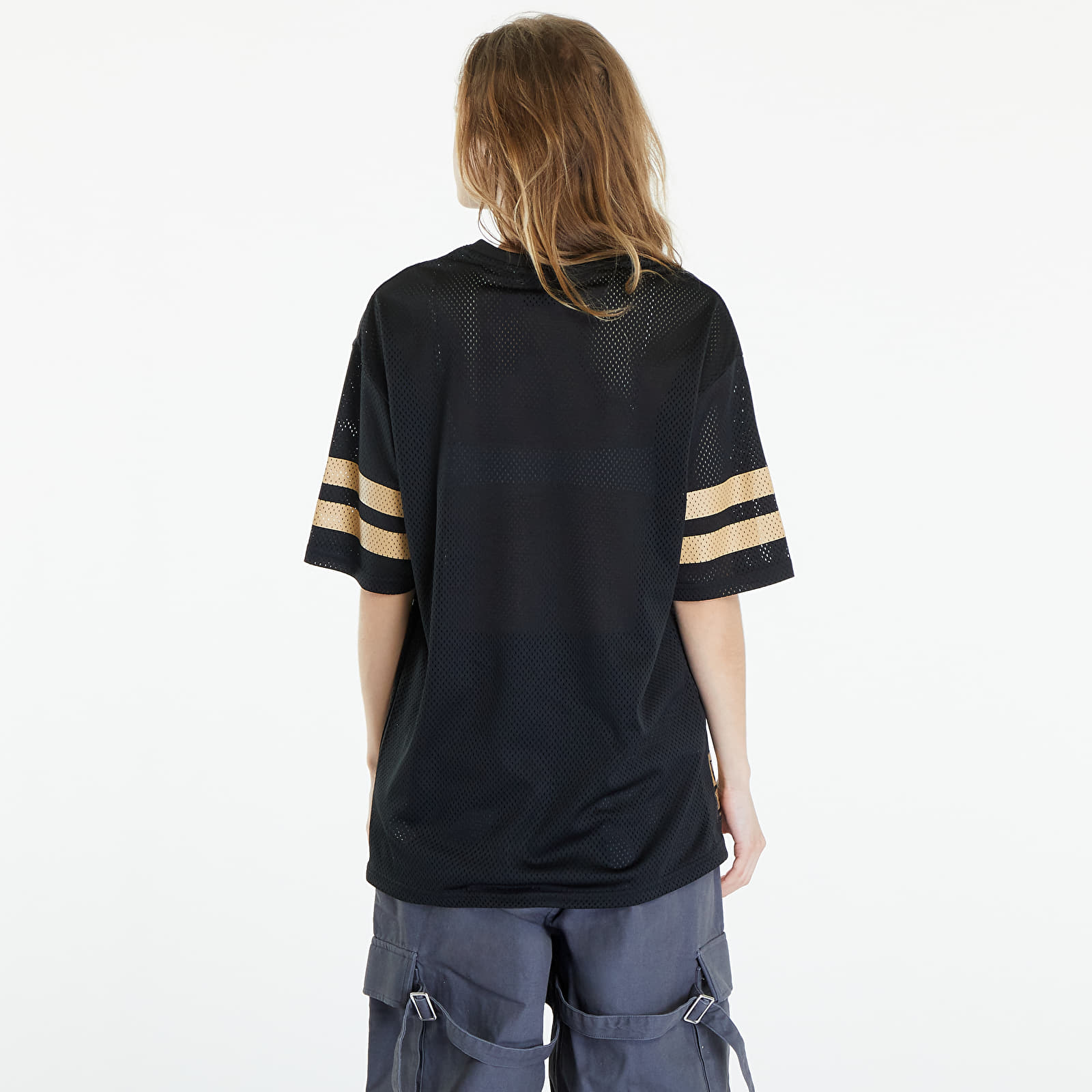 Camisetas New Era Mesh Oversized Tee UNISEX Black/ Metalic gold