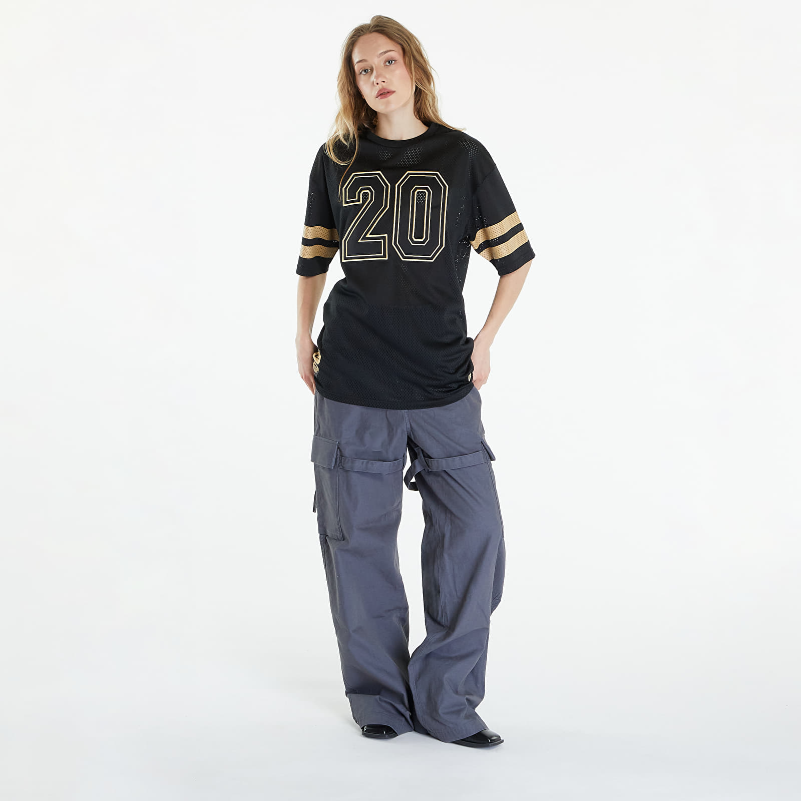 Camisetas New Era Mesh Oversized Tee UNISEX Black/ Metalic gold