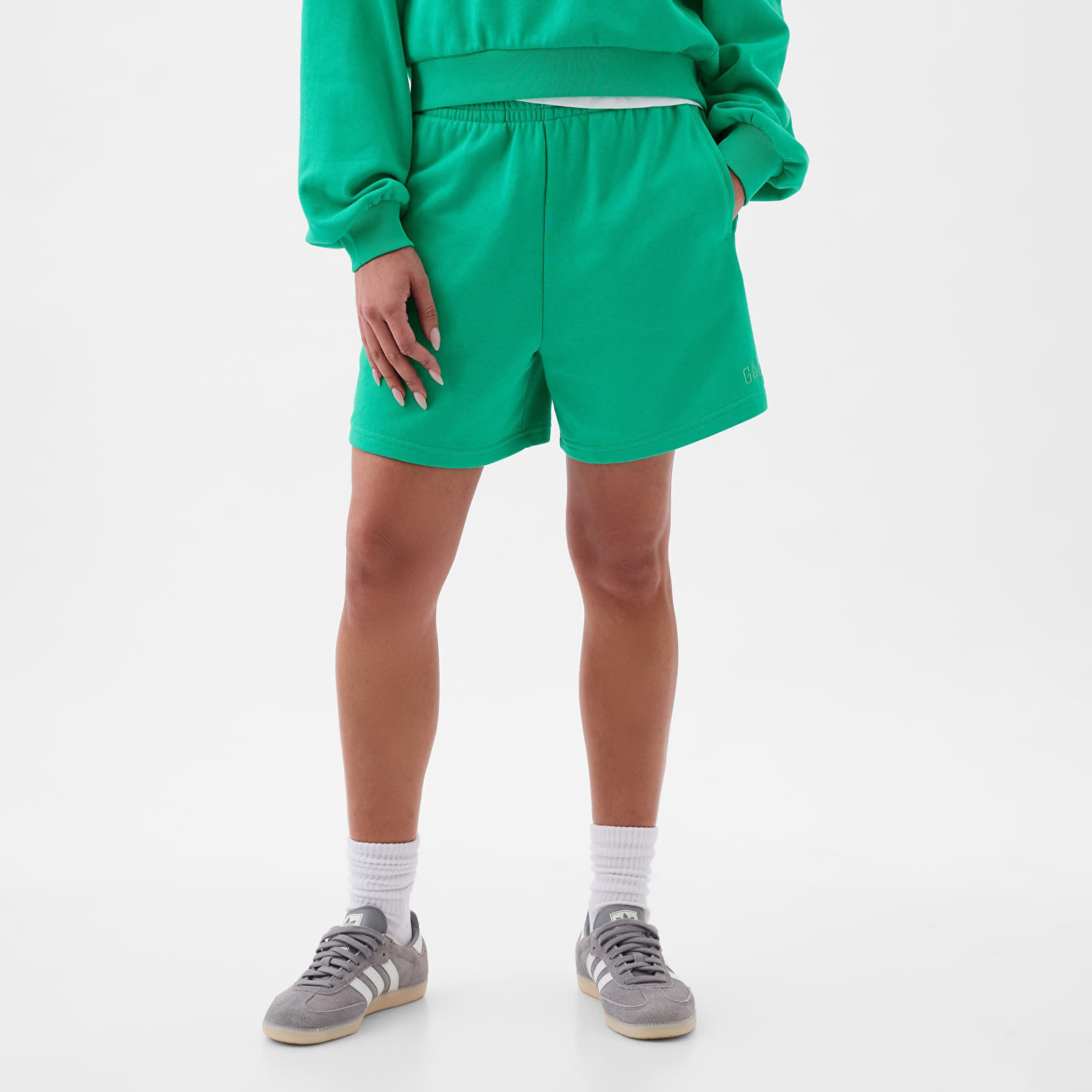 Shorts GAP French Terry Logo Boyfriend Shorts Simply Green 17-5936