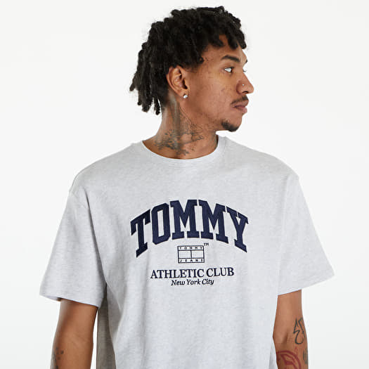 Tommy jeans logo t shirt hot sale