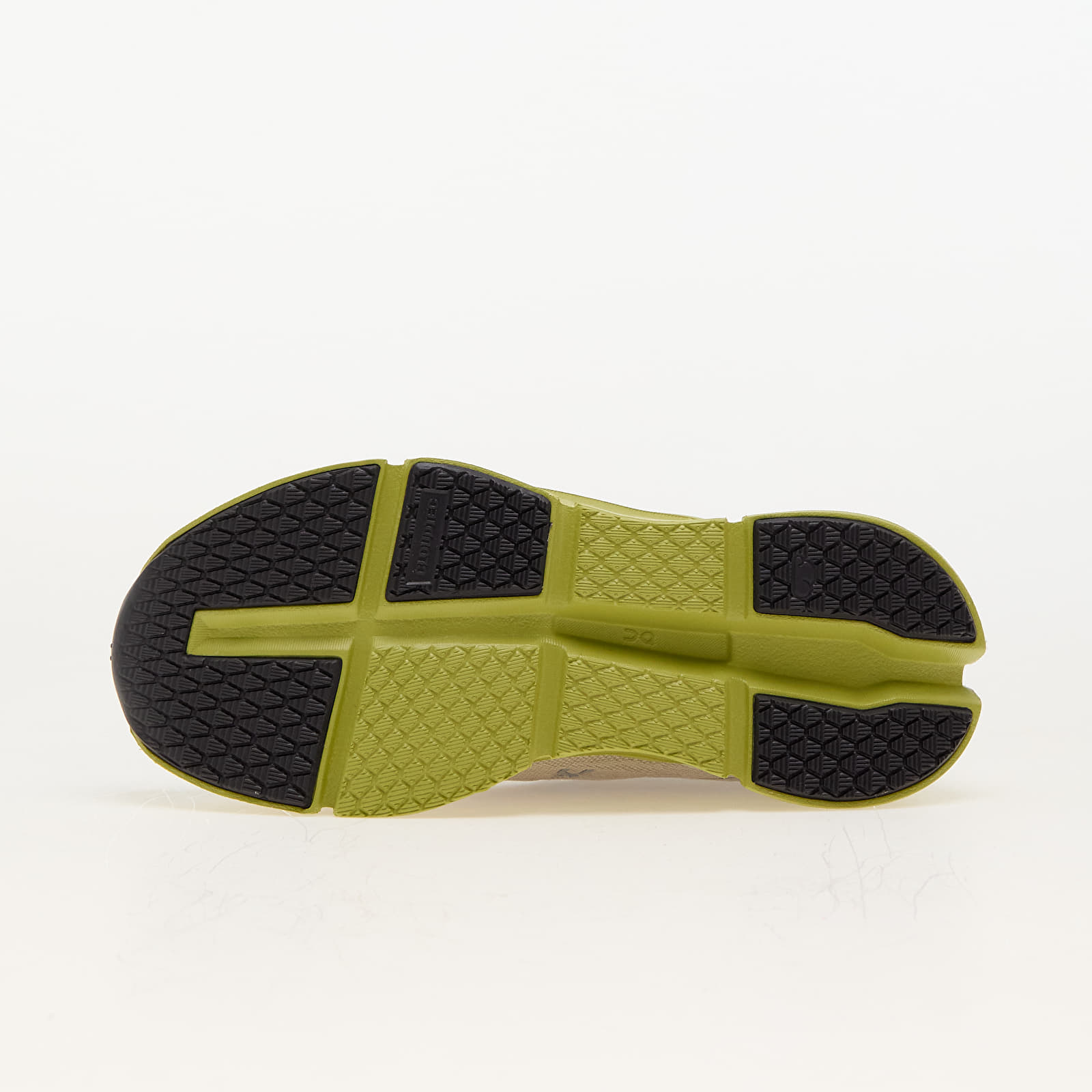 Women's sneakers and shoes On W Cloudgo Sand/ Zest