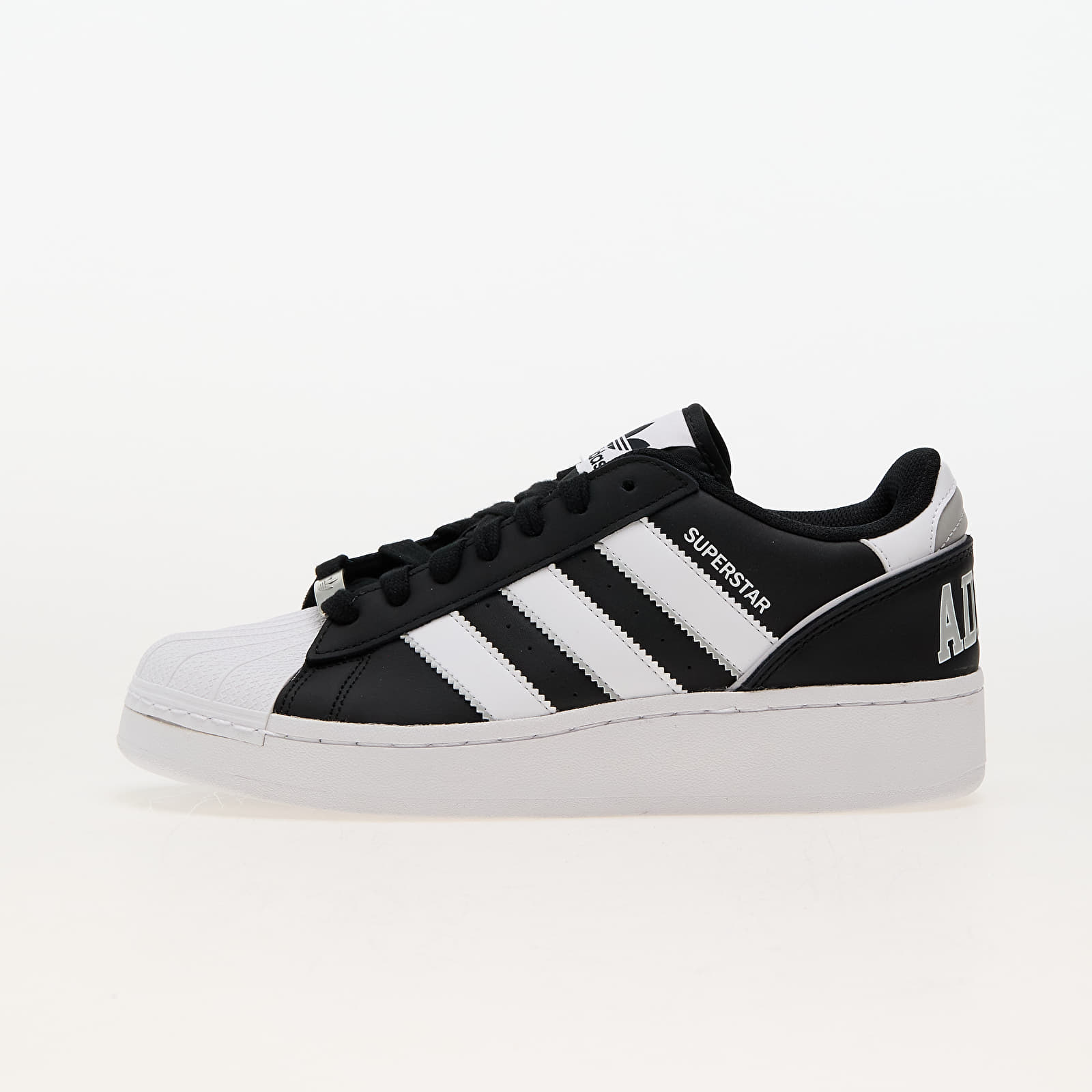 Adidas superstar junior black and white outlet