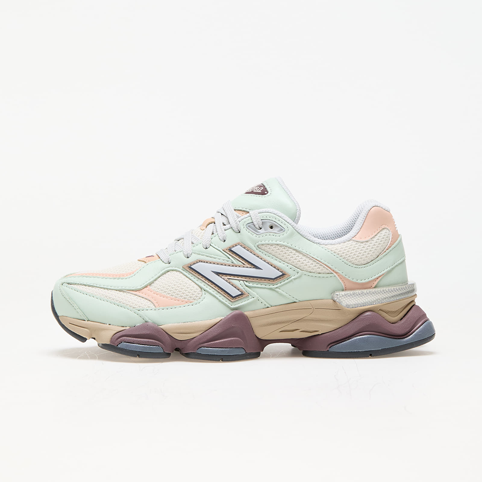Men's sneakers and shoes New Balance 9060 Clay Ash/ Linen/ Vintage Rose