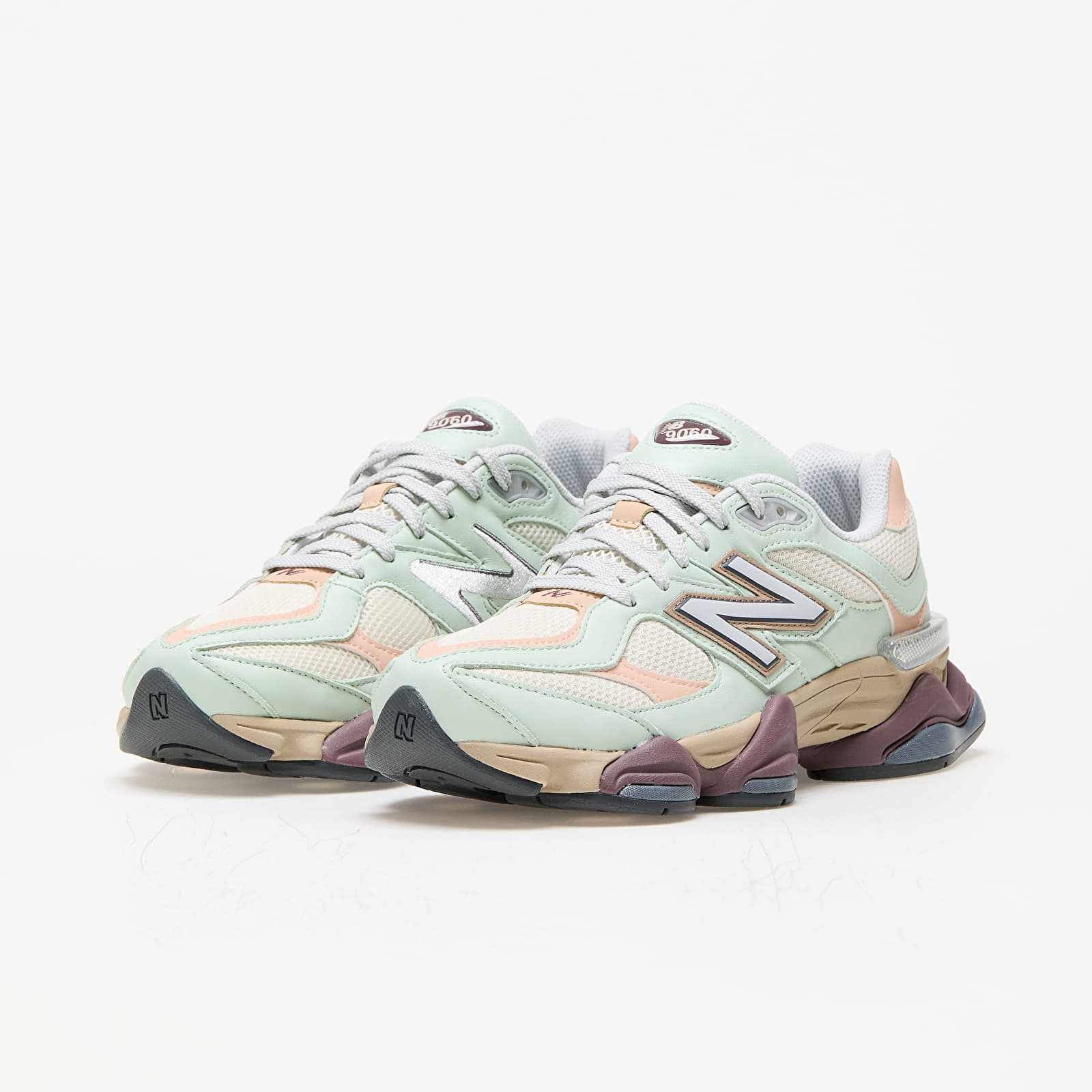 Men's sneakers and shoes New Balance 9060 Clay Ash/ Linen/ Vintage Rose