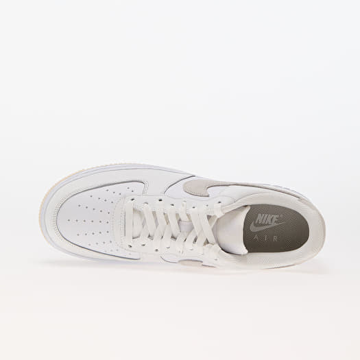 Baskets et chaussures pour hommes Nike Air Force 1 07 Lv8 White Phantom Summit White Queens
