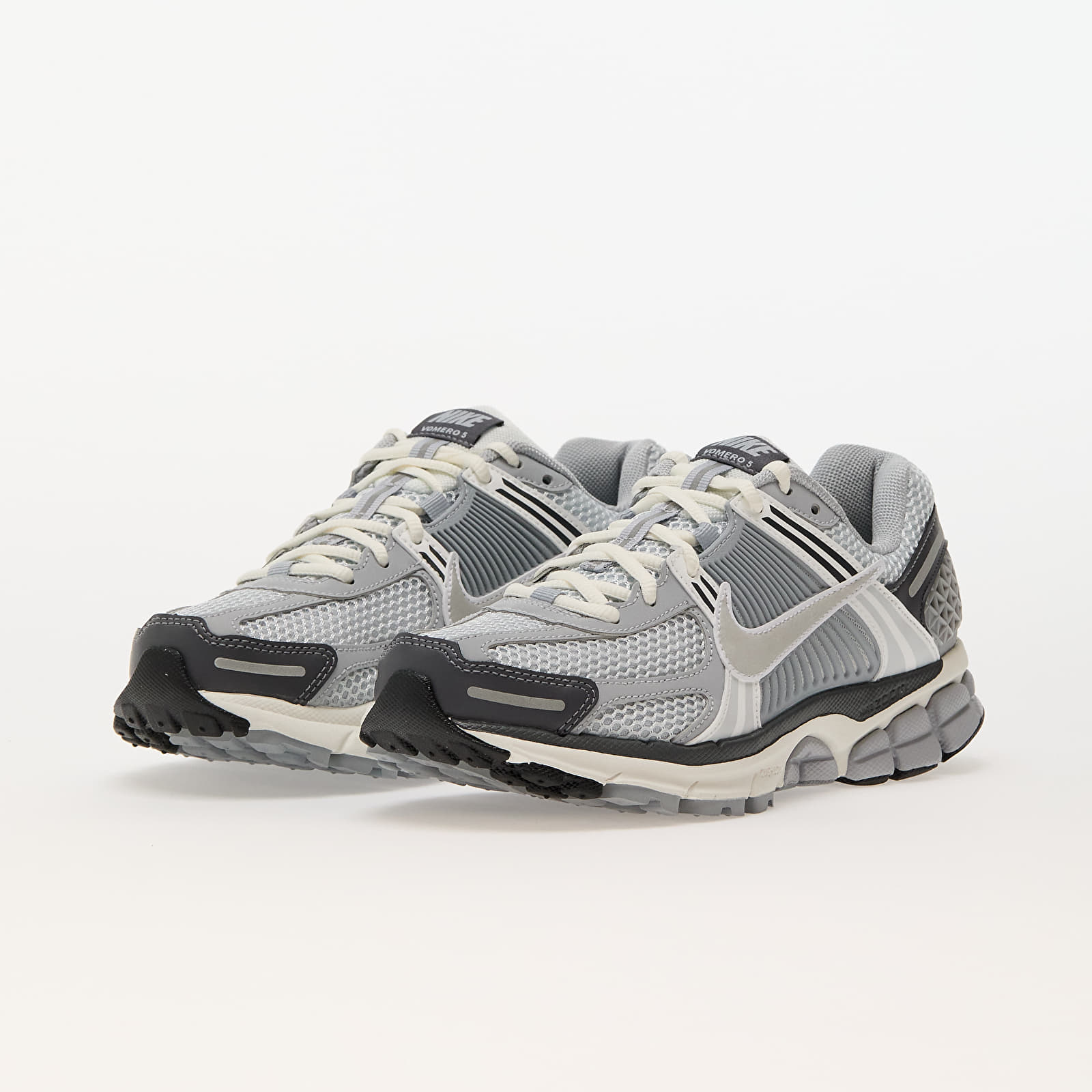 Chaussures et baskets femme Nike W Zoom Vomero 5 Pure Platinum/ Metallic Silver
