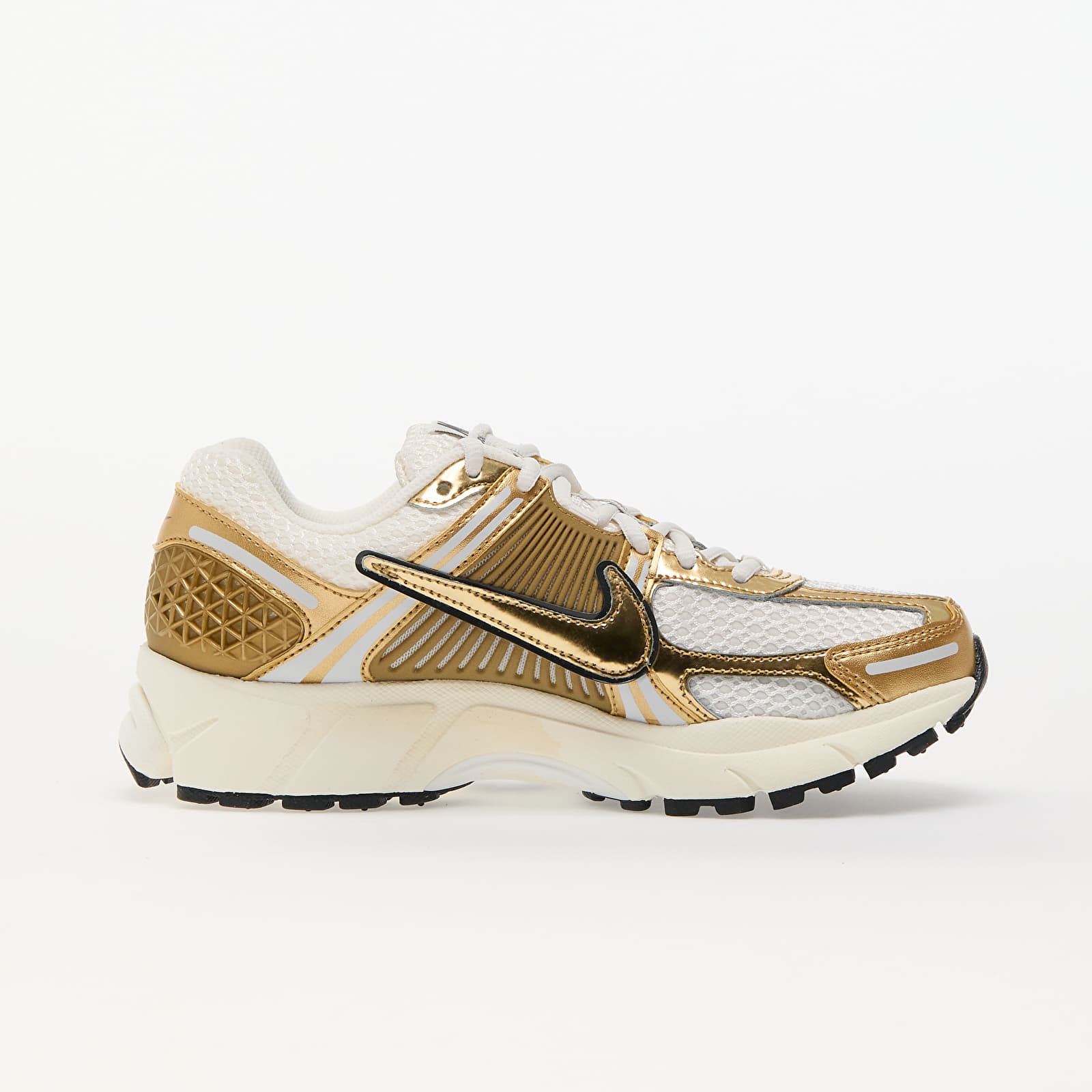 Dámske topánky a tenisky Nike W Zoom Vomero 5 Gld Photon Dust/ Metallic Gold-Gridiron-Sail