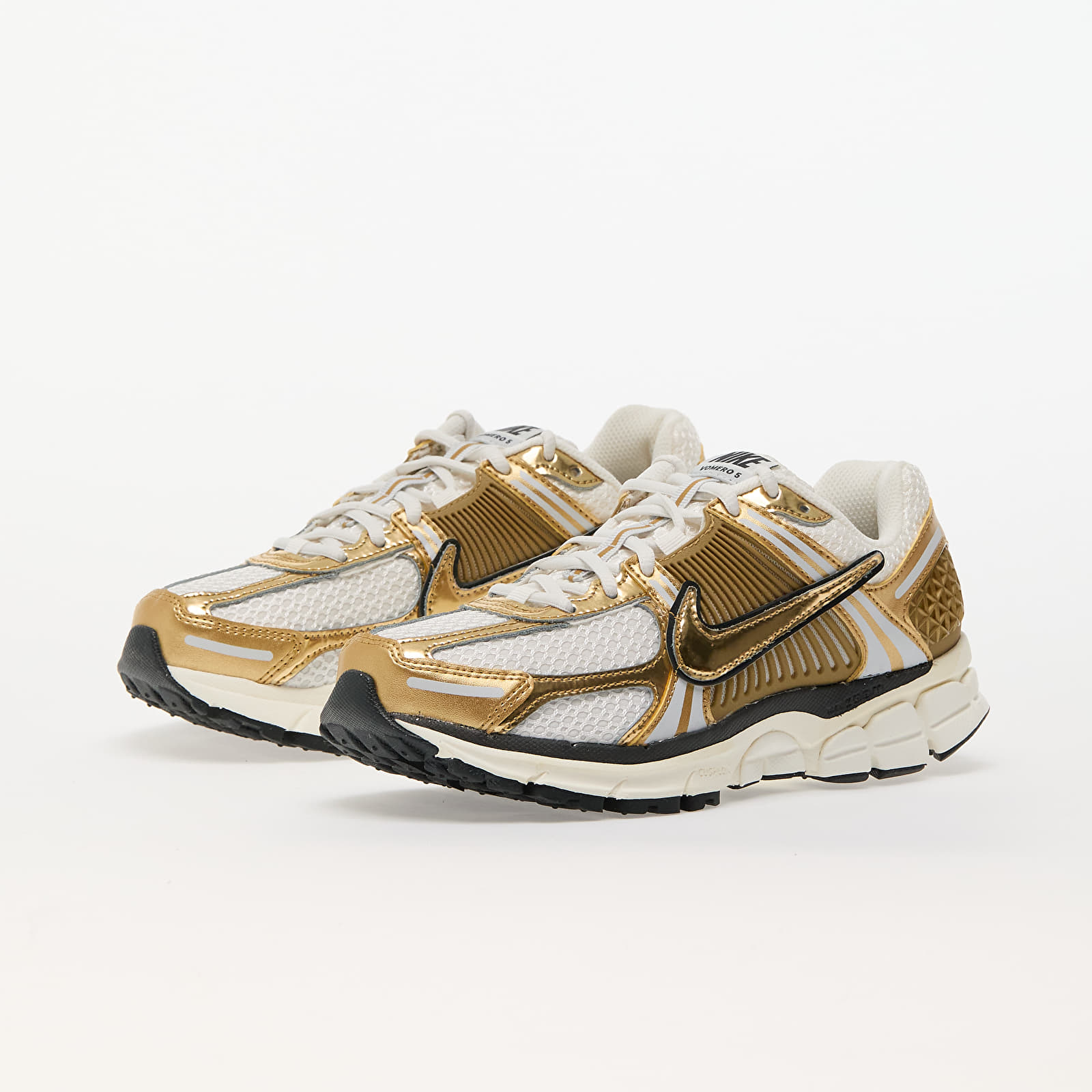 Dámske topánky a tenisky Nike W Zoom Vomero 5 Gld Photon Dust/ Metallic Gold-Gridiron-Sail