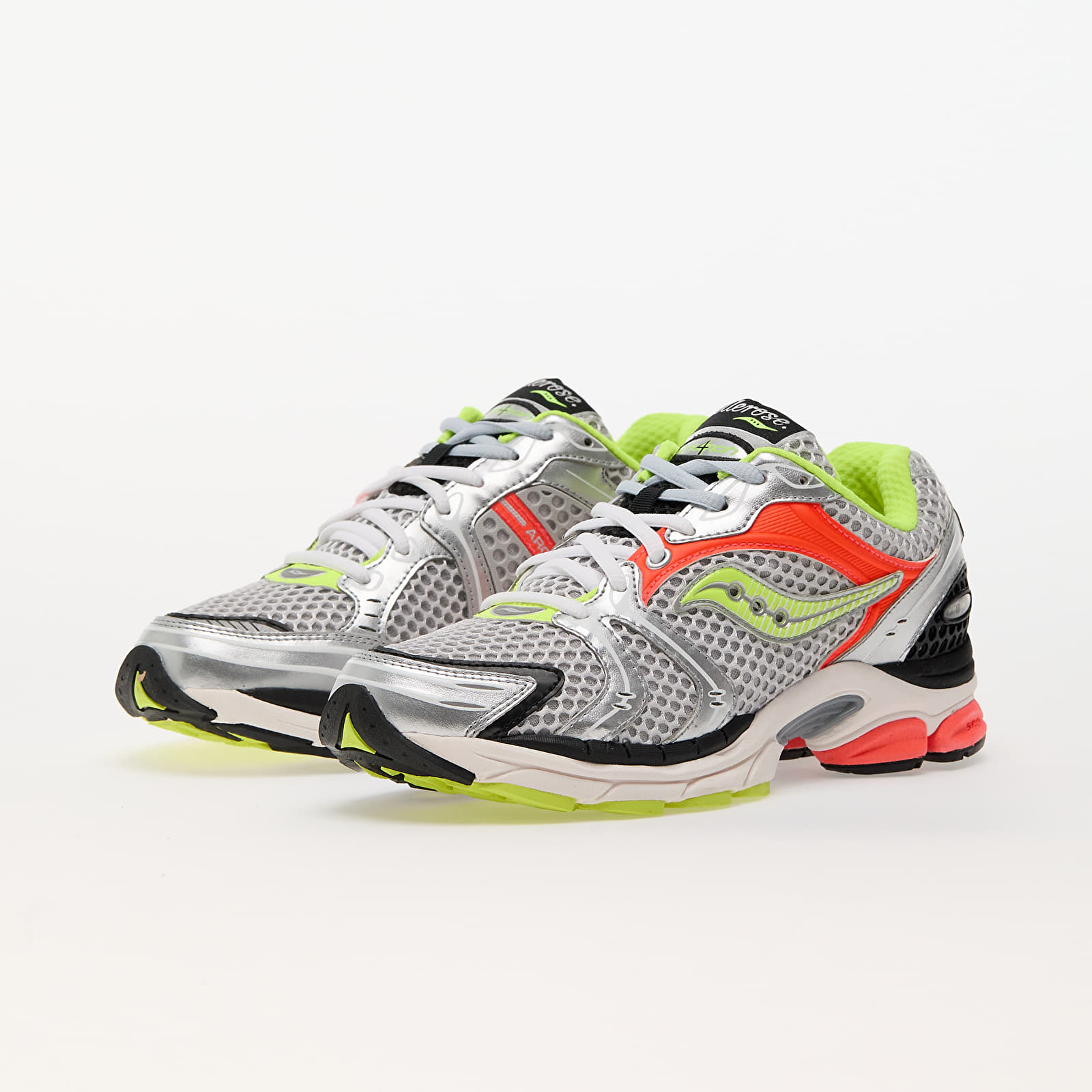 Men's sneakers and shoes Saucony x Bellerose Progrid Triumph 4 Silver/ Multi
