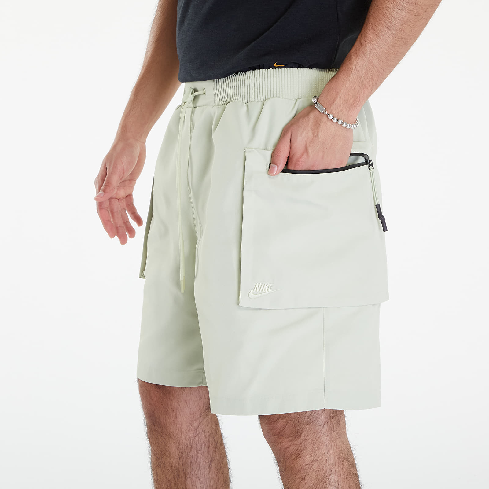 Shorts for menn Nike Sportswear Tech Pack Men's Woven Utility Shorts Olive Aura/ Black/ Olive Aura