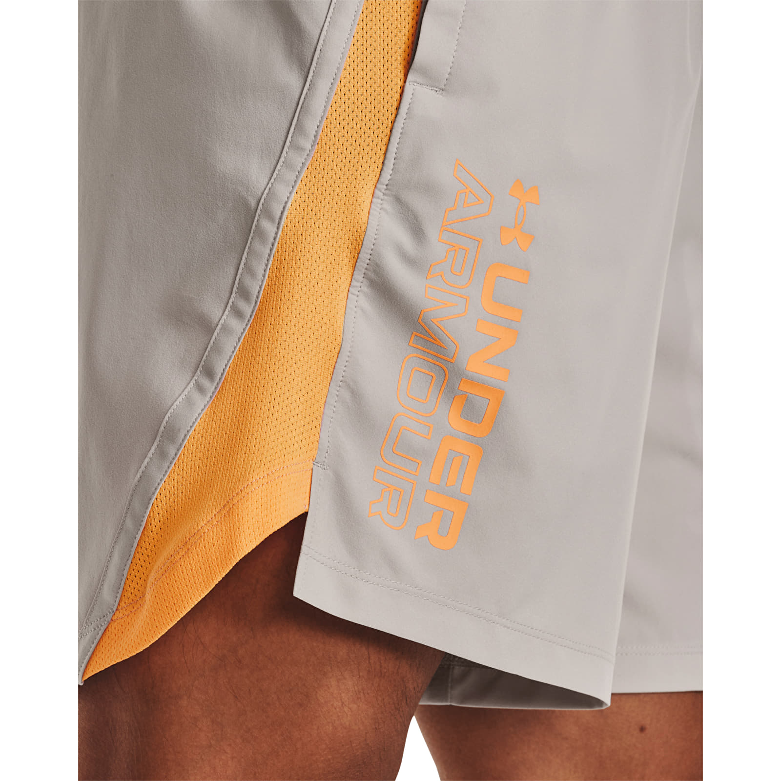 Shorts Under Armour Launch Sw 7'' Wm Short Ghost Gray