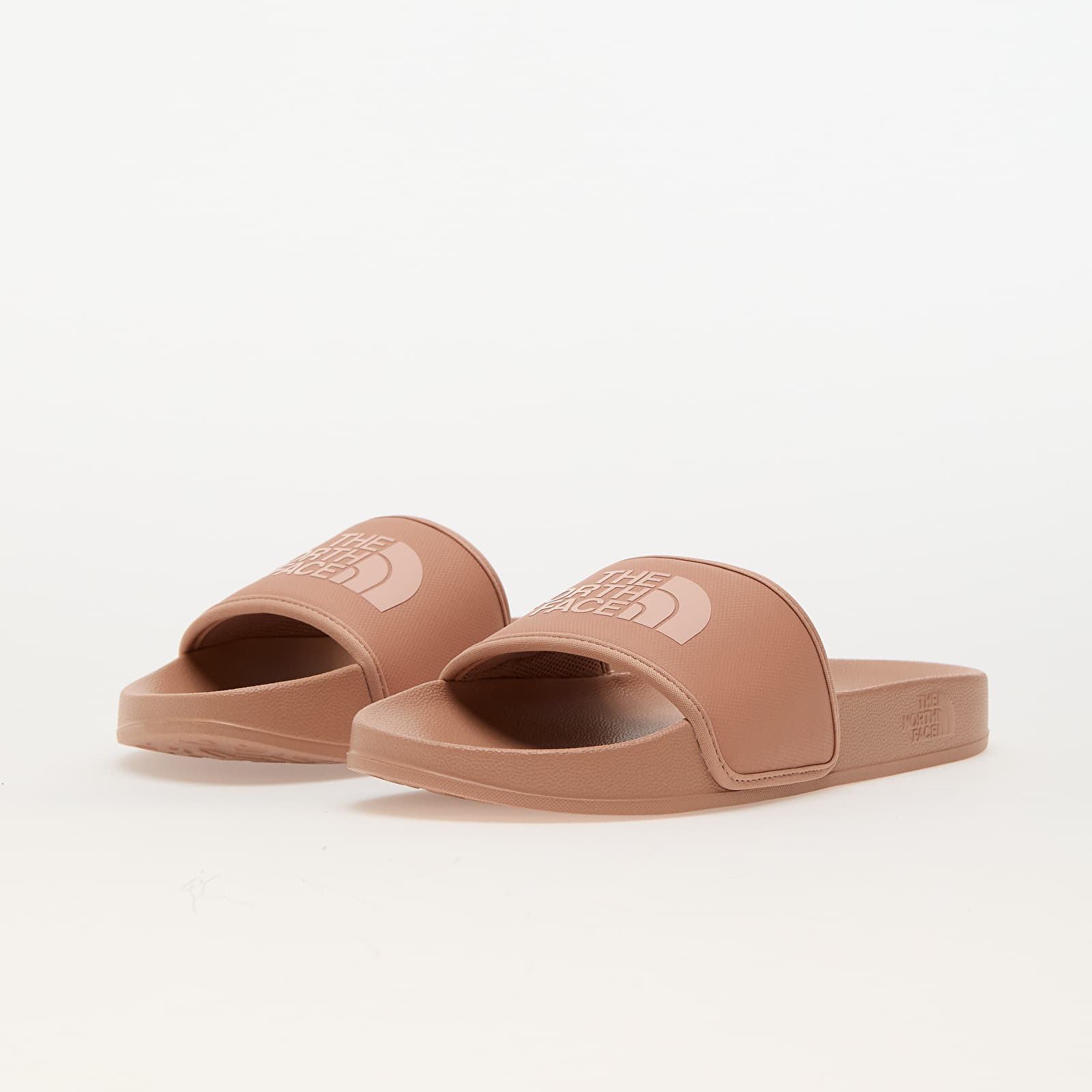 Naiste tossud ja kingad The North Face W Base Camp Slide III Cafecreme/ Eveningsandpink