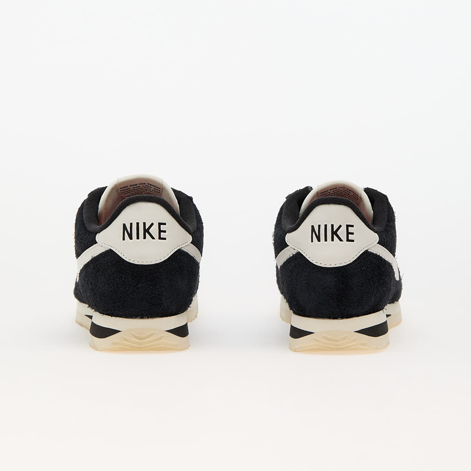 Încălțăminte și sneakerși pentru femei W Nike Cortez Vintage Black/ Sail-Coconut Milk-Team Orange