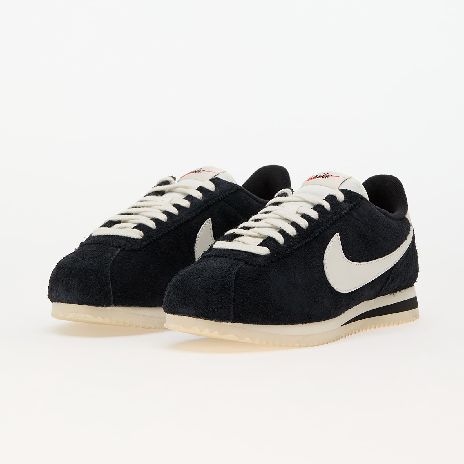 Scarpe e sneakers da donna W Nike Cortez Vintage Black Sail Coconut Milk Team Orange Queens