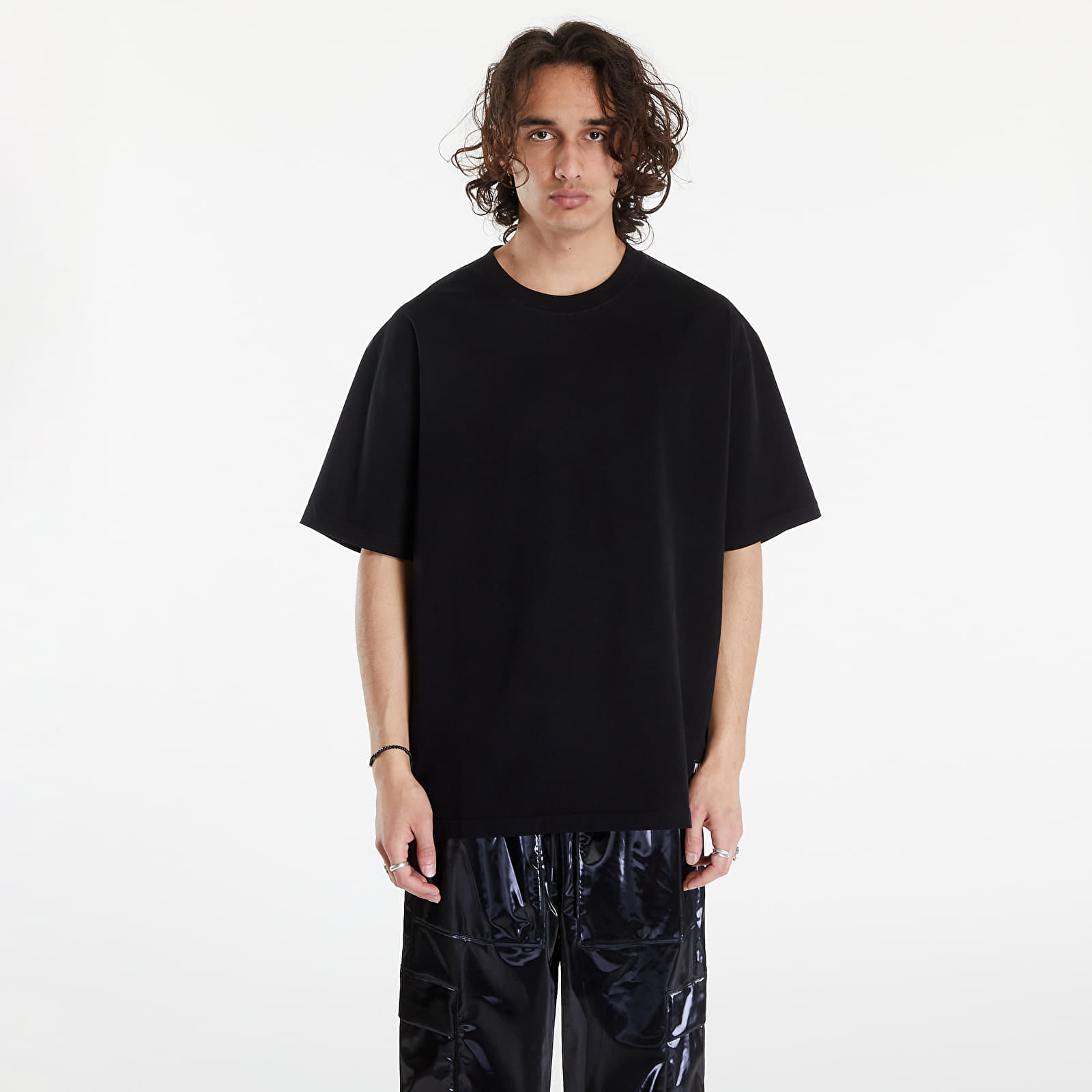 Trička PLEASURES Monuments Heavyweight T-Shirt Black