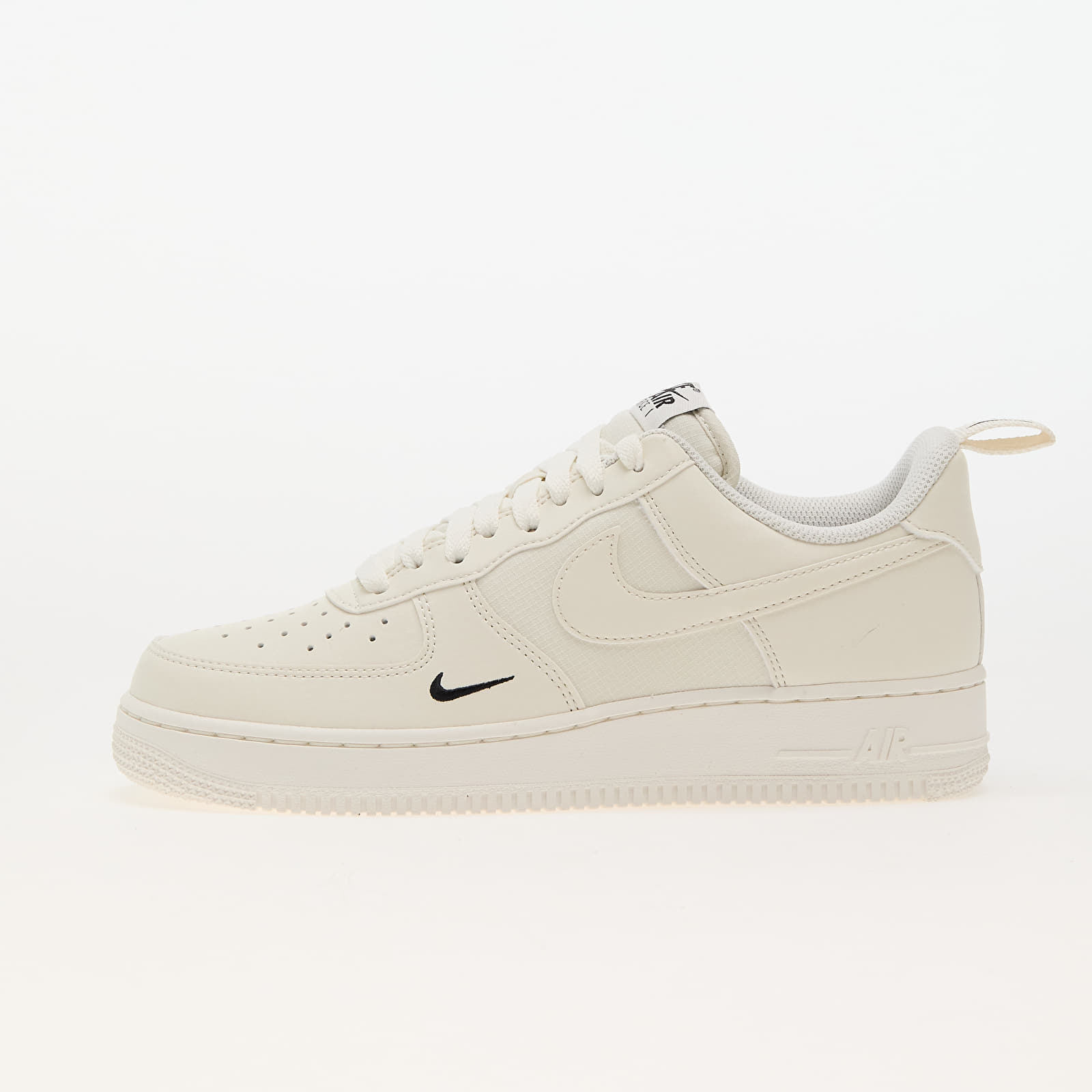 Men s sneakers and shoes Nike Air Force 1 07 Sail Sail Black Queens