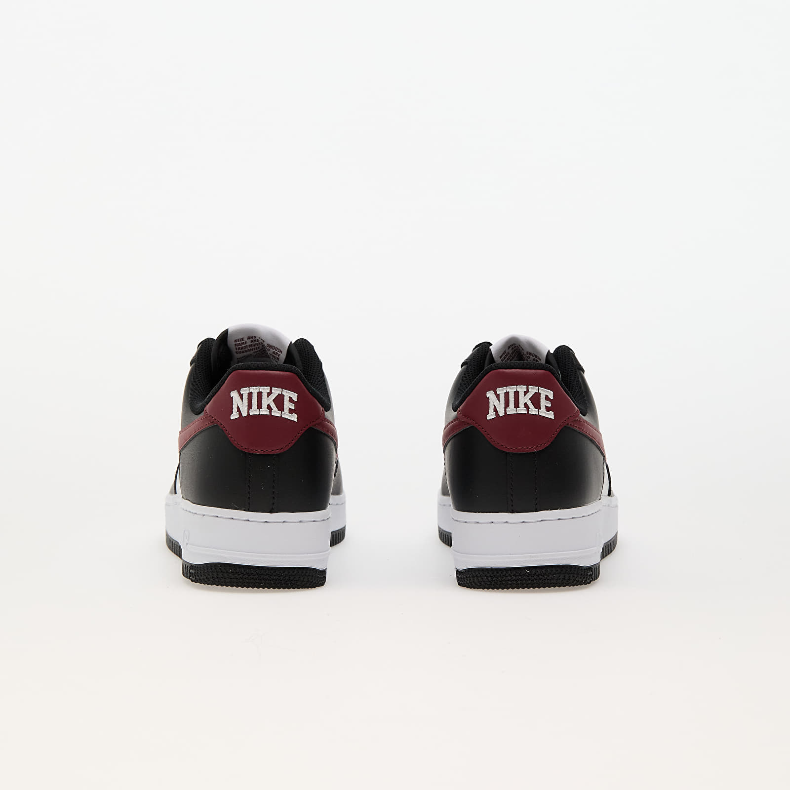 Turnschuhe und Schuhe für Männer Nike Air Force 1 '07 Black/Dark Team Red-Summit White-White