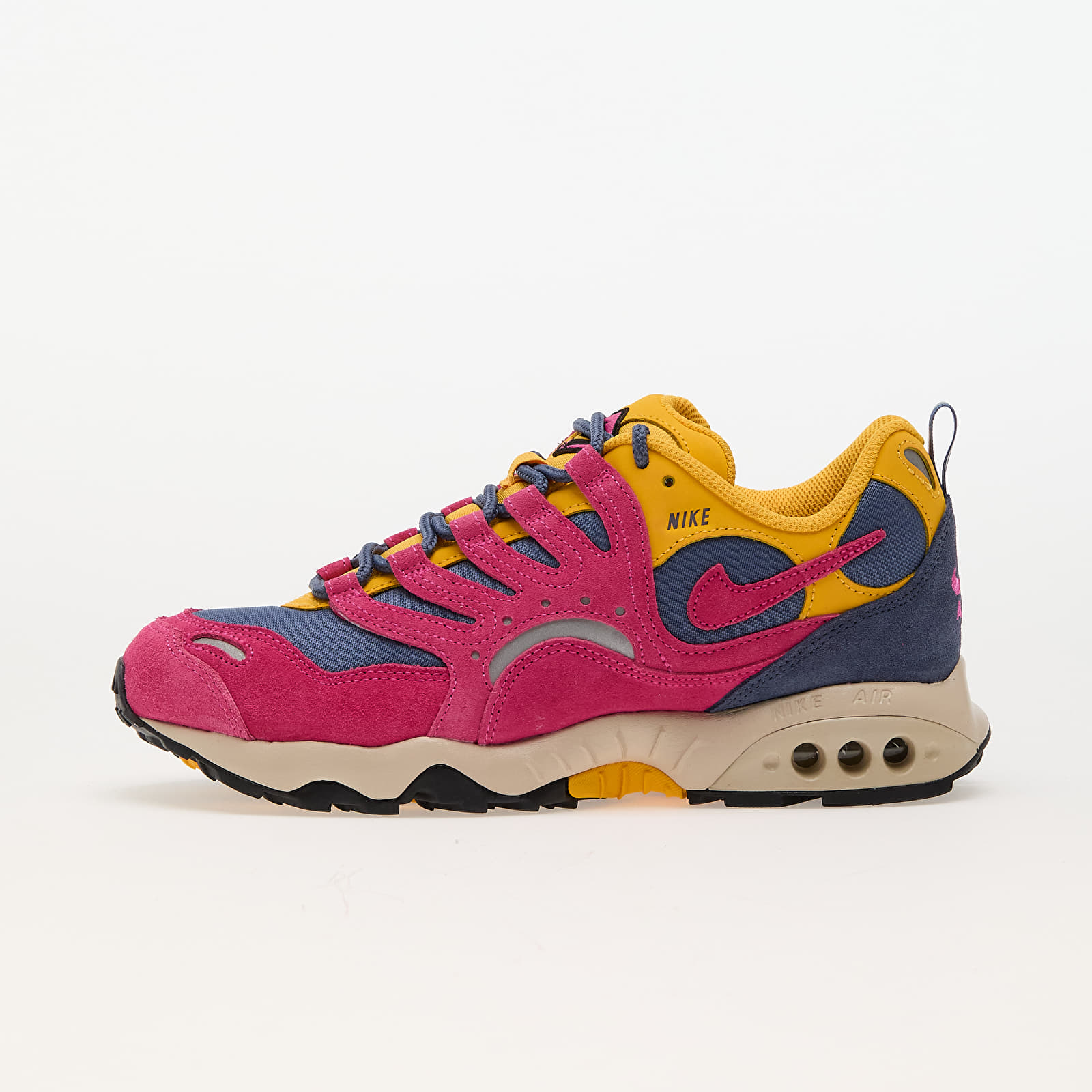 Men's sneakers and shoes Nike W Air Terra Humara Sp Alchemy Pink/ Alchemy Pink-Sanddrift