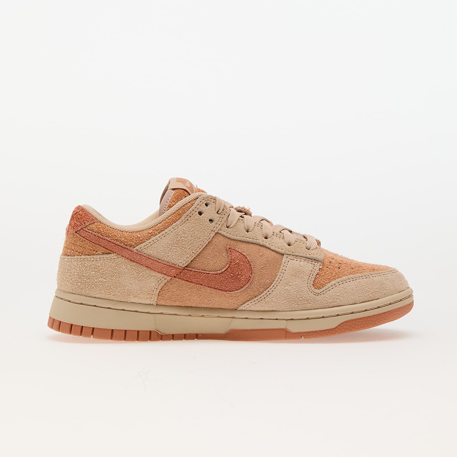 Sneakers och skor för kvinnor Nike W Dunk Low Shimmer/ Burnt Sunrise-Amber Brown