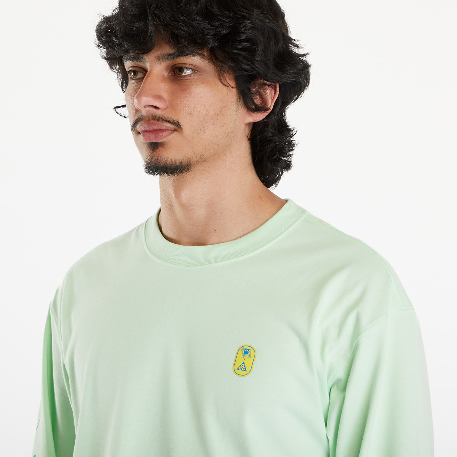 Men's T-shirts Nike ACG "Hike Snacks" Men's Dri-FIT Long-Sleeve T-Shirt Vapor Green