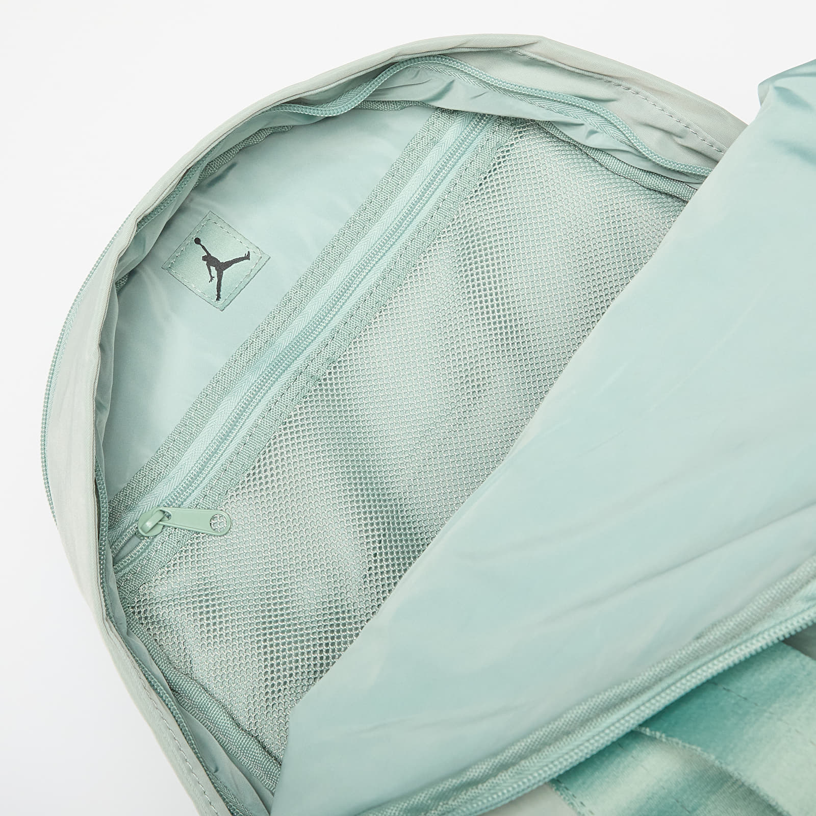 Pánské batohy Jordan Alpha Backpack Jade Smoke