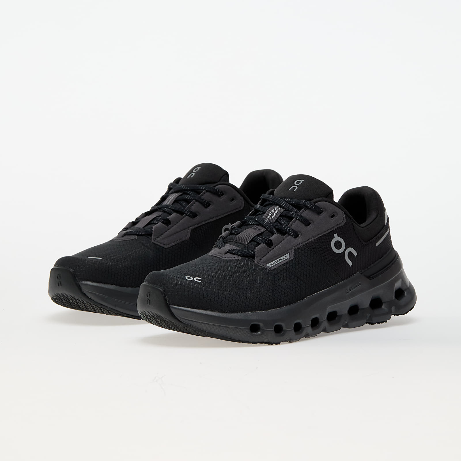 Sieviešu kedas un apavi On W Cloudrunner 2 Waterproof Magnet/ Black
