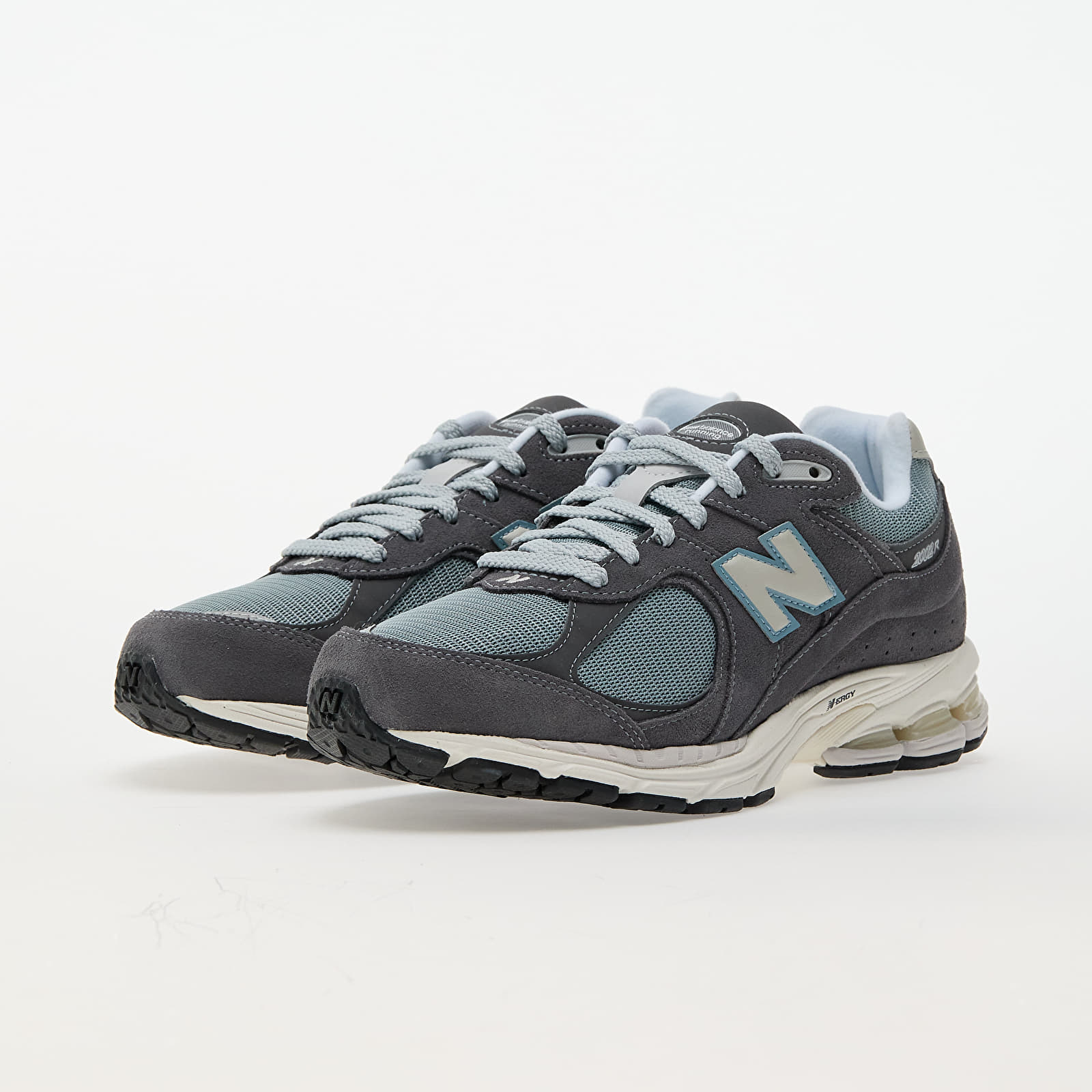 Men's sneakers and shoes New Balance 2002R Magnet