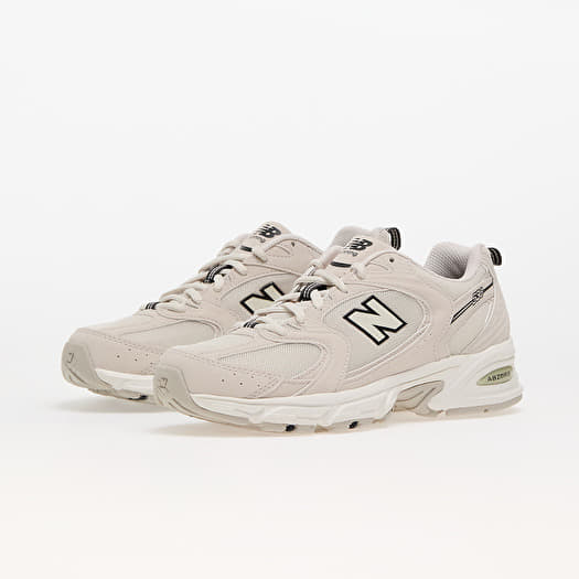 Baskets et chaussures pour hommes New Balance 530 Beige Queens