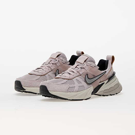 Women's sneakers and shoes Nike W V2K Run Platinum Violet