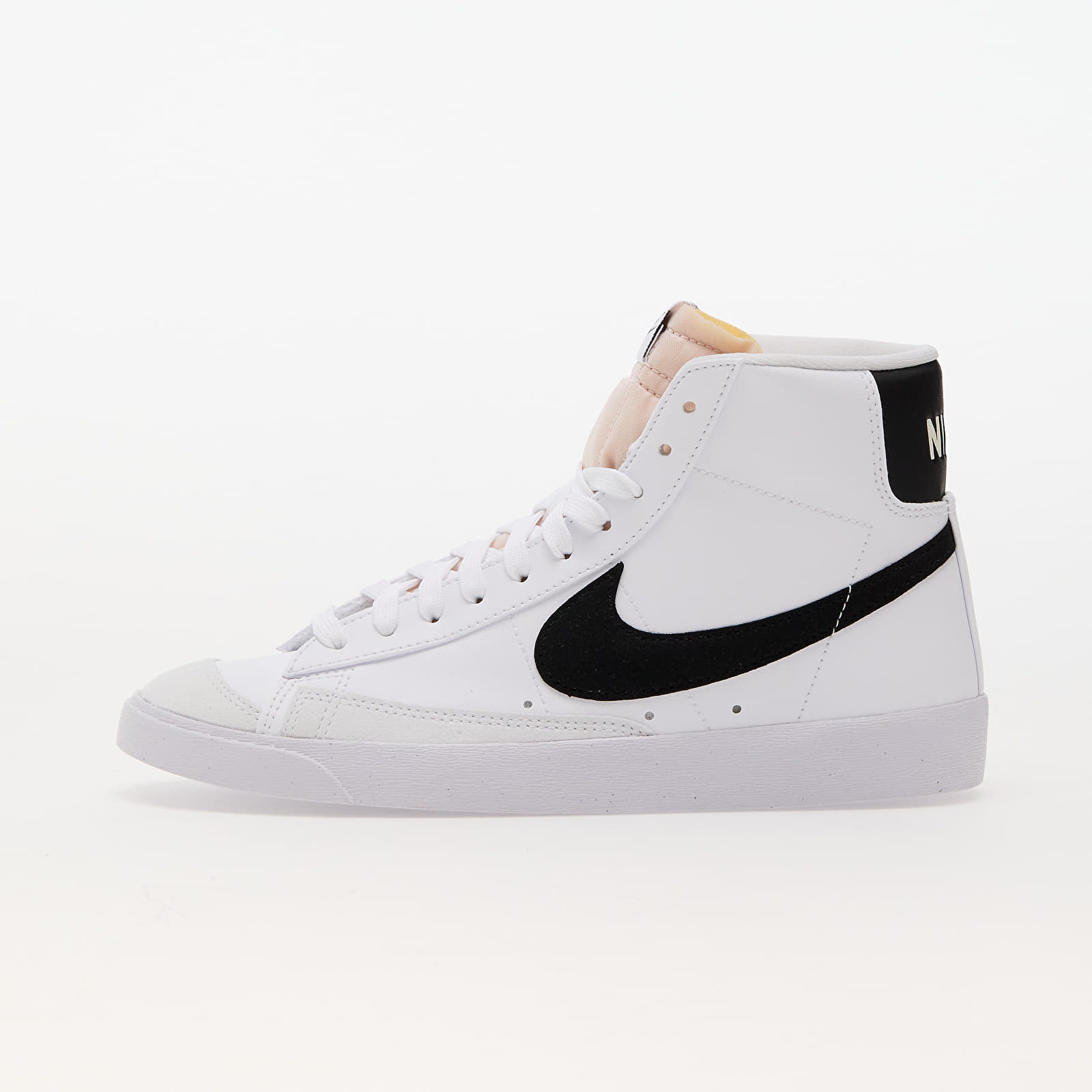 Női tornacipők és cipők Nike W Blazer Mid '77 Next Nature White/ Black