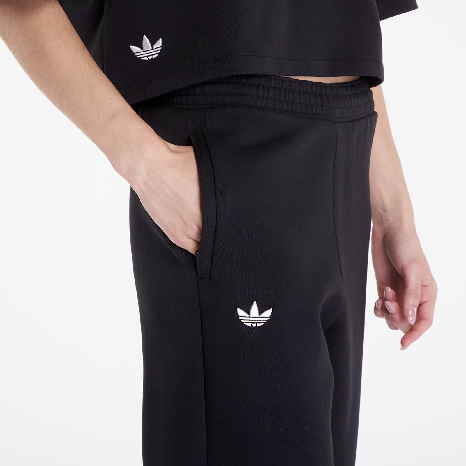 Dżinsy i spodnie adidas Neuclassics Sweatpants Black/ Cloud White