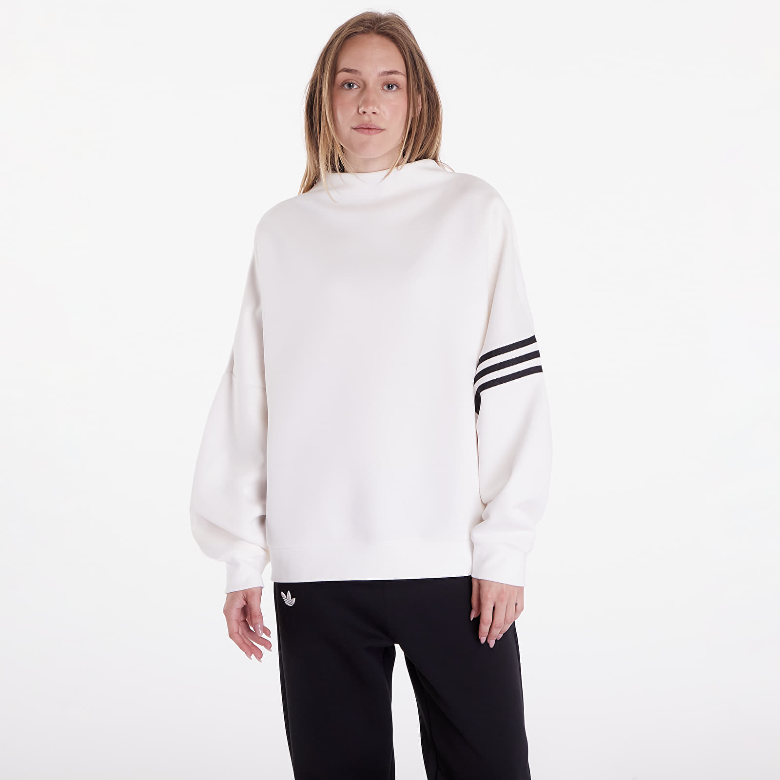 Bluzy adidas Neuclassics Oversized Sweatshirt Cloud White